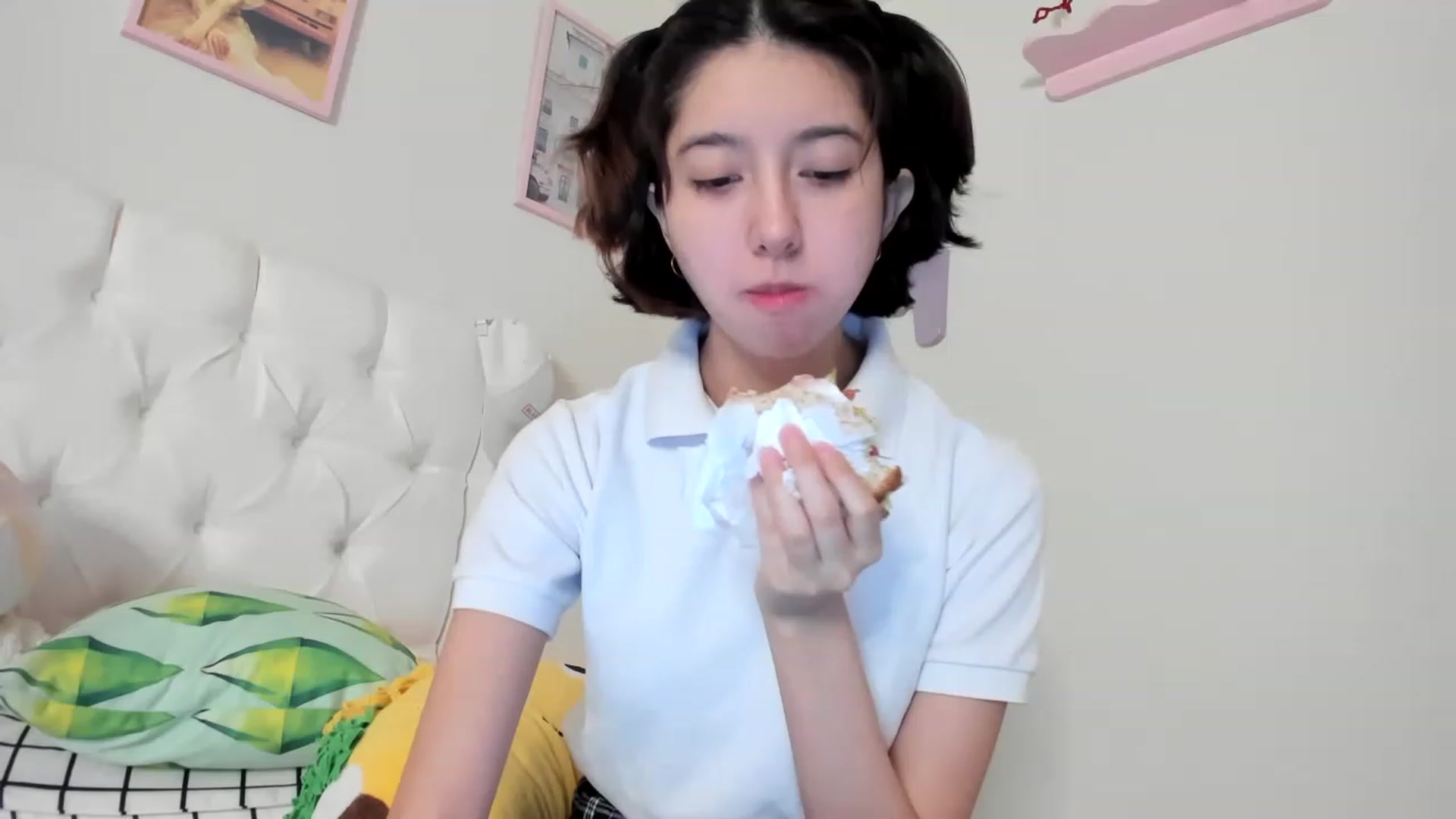 Gallery image thumbnail from Cherrycute666's myfreecams stream on, 05/21/2023, 02:12 image 11 of 20