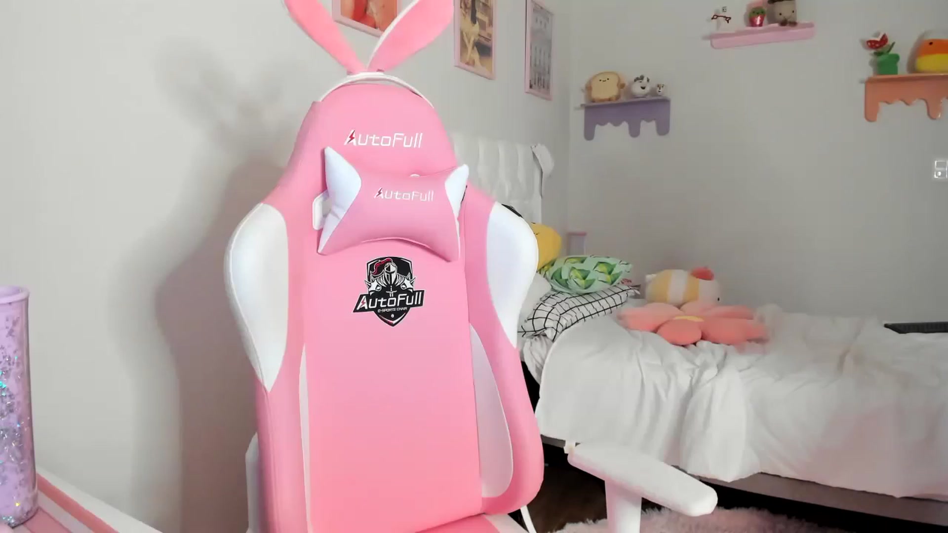 Gallery image thumbnail from Cherrycute666's myfreecams stream on, 05/21/2023, 03:53 image 5 of 20