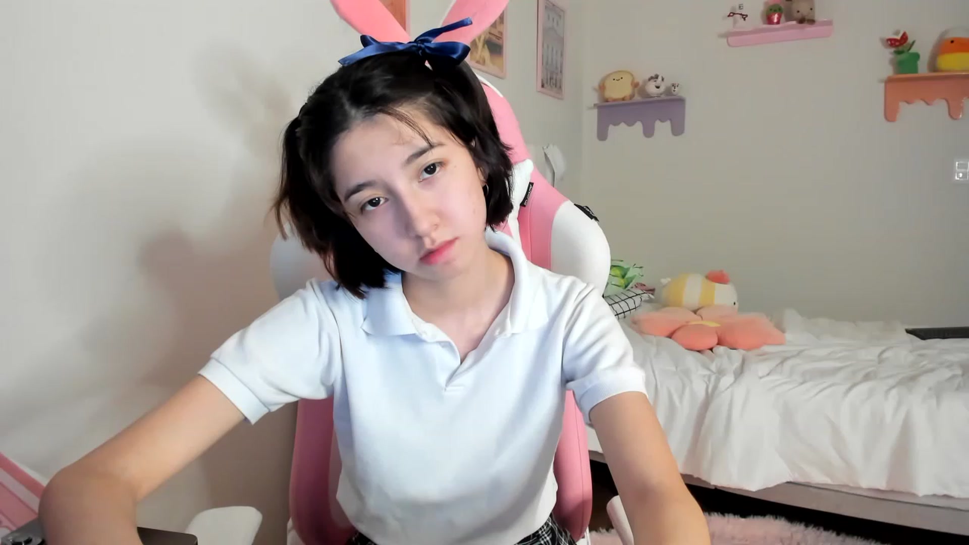 Gallery image thumbnail from Cherrycute666's myfreecams stream on, 05/21/2023, 03:53 image 18 of 20