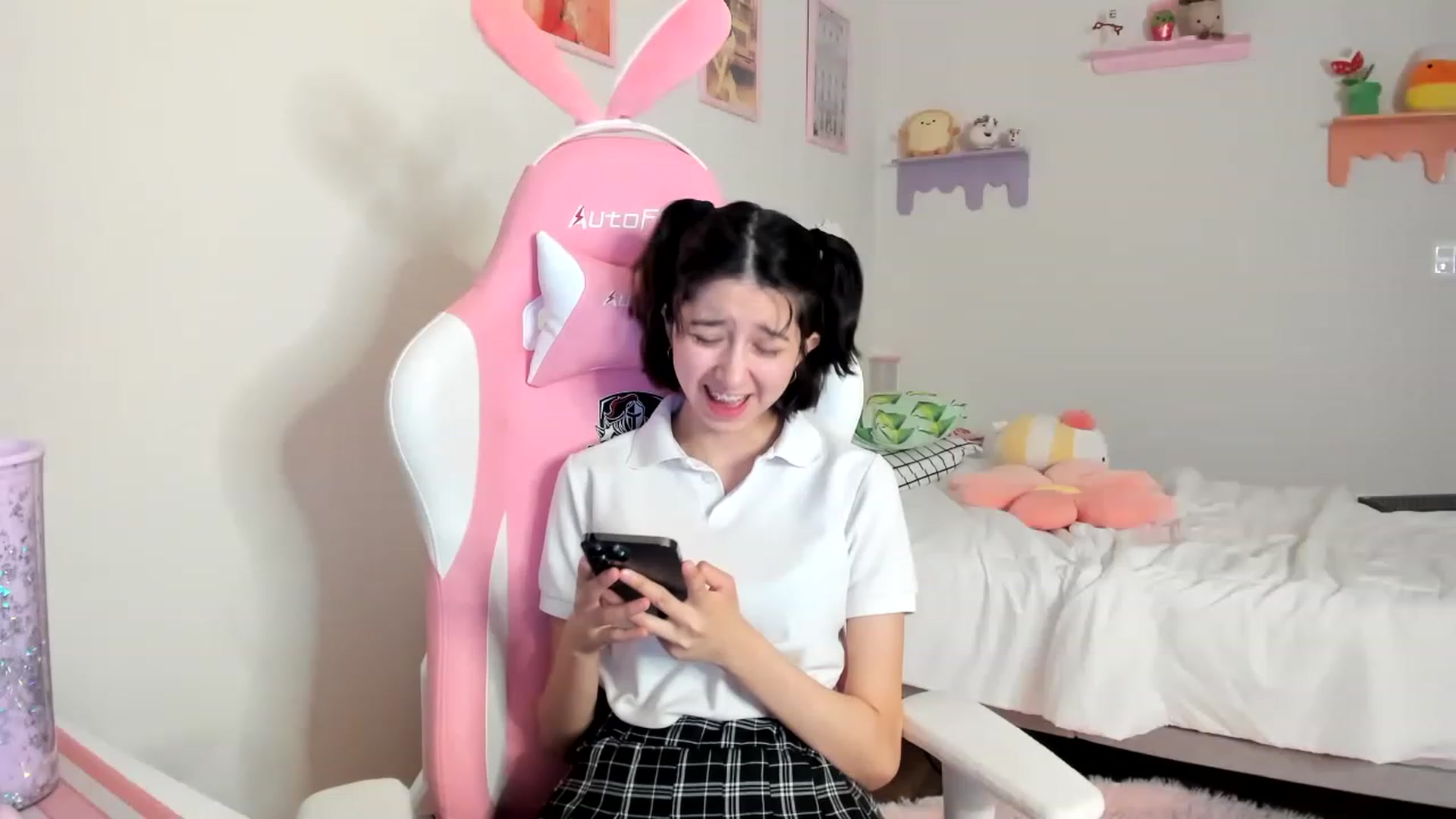 Gallery image thumbnail from Cherrycute666's myfreecams stream on, 05/21/2023, 03:53 image 7 of 20