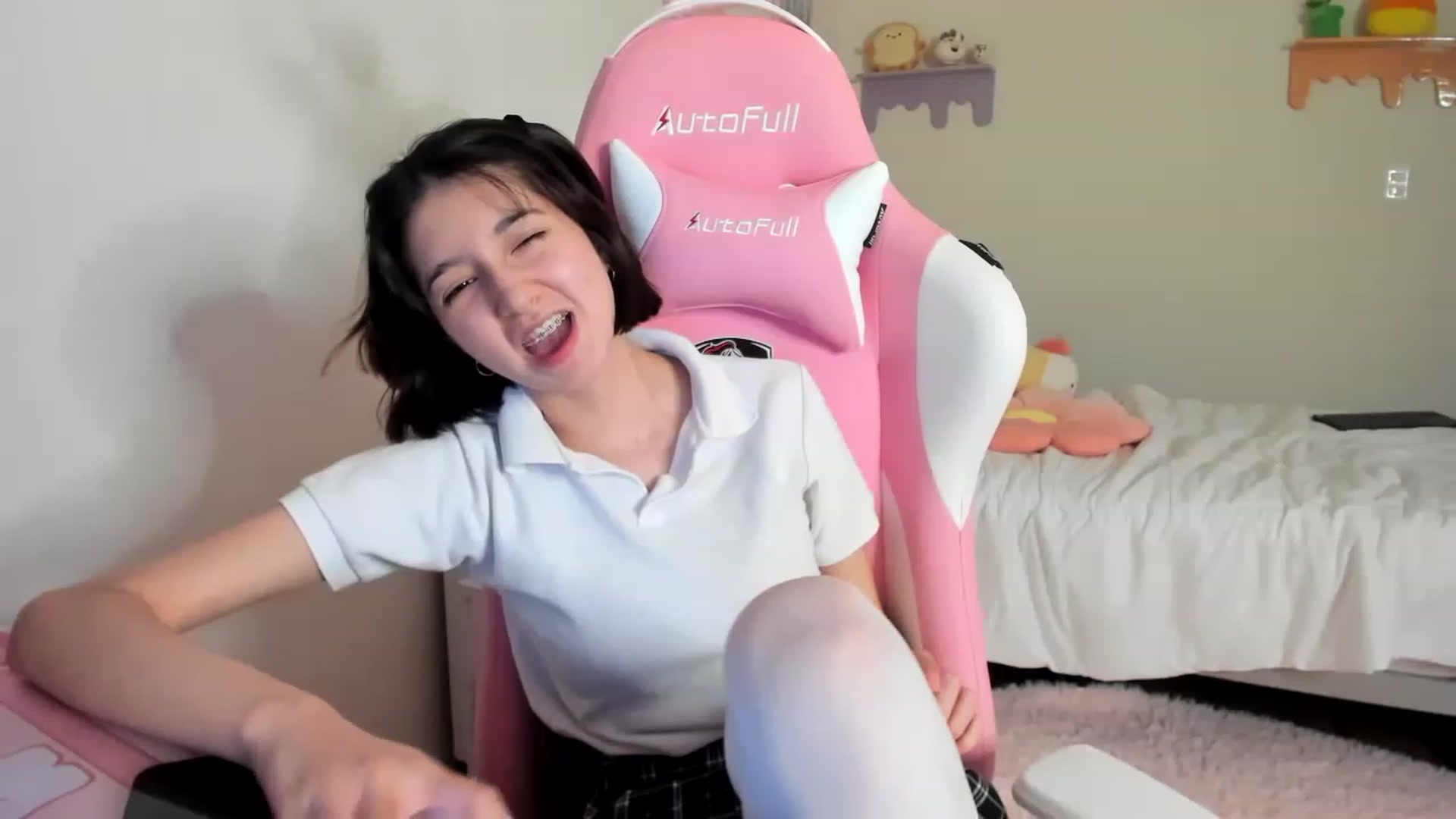 Gallery image thumbnail from Cherrycute666's myfreecams stream on, 05/21/2023, 05:43 image 4 of 20