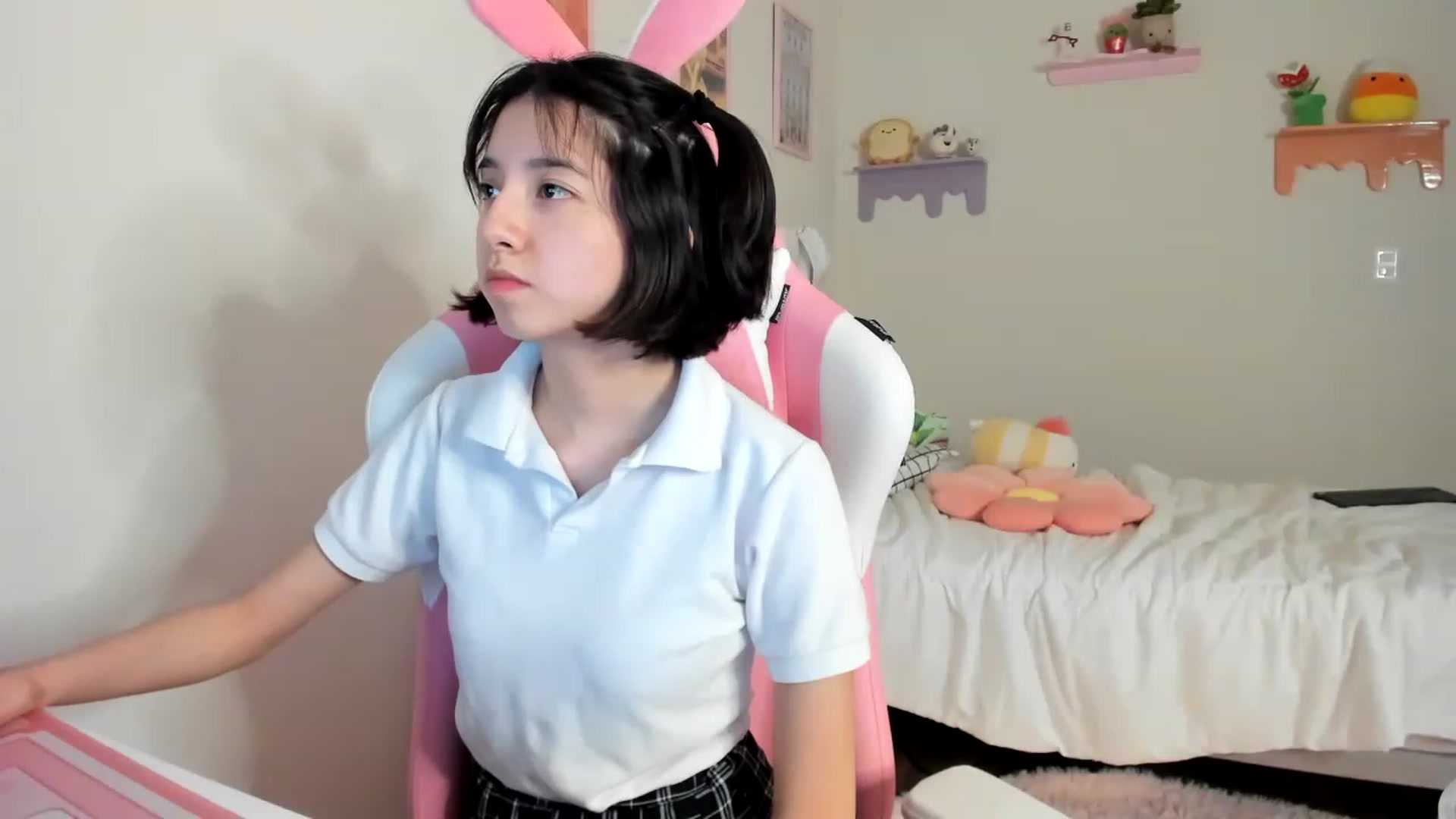 Gallery image thumbnail from Cherrycute666's myfreecams stream on, 05/21/2023, 05:43 image 7 of 20