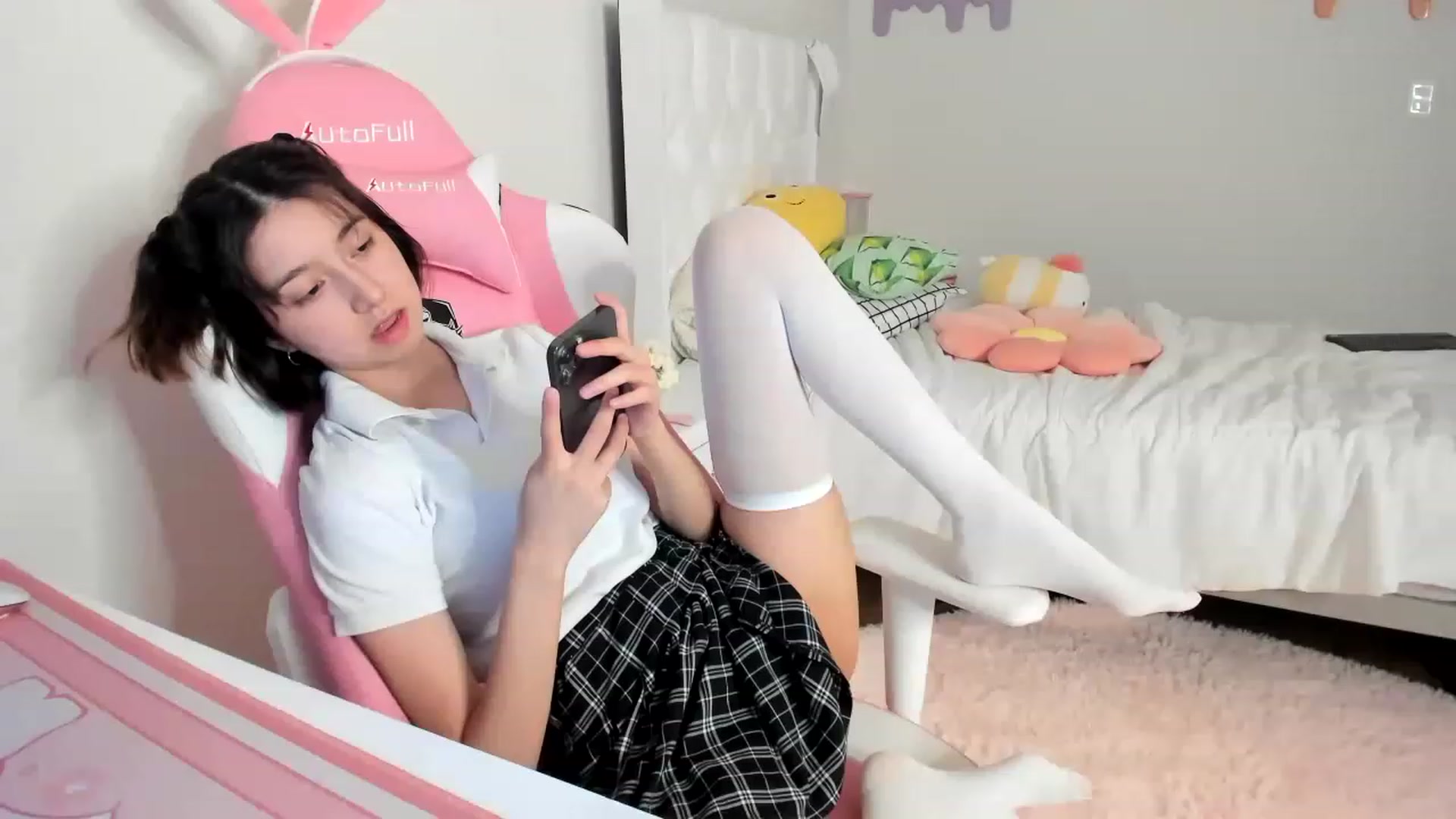 Gallery image thumbnail from Cherrycute666's myfreecams stream on, 05/21/2023, 05:43 image 11 of 20