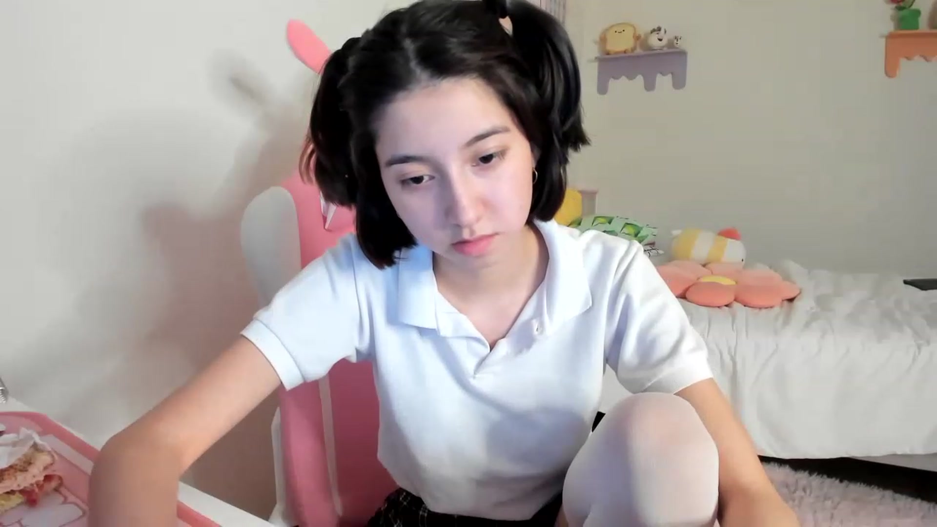 Gallery image thumbnail from Cherrycute666's myfreecams stream on, 05/21/2023, 08:53 image 8 of 20