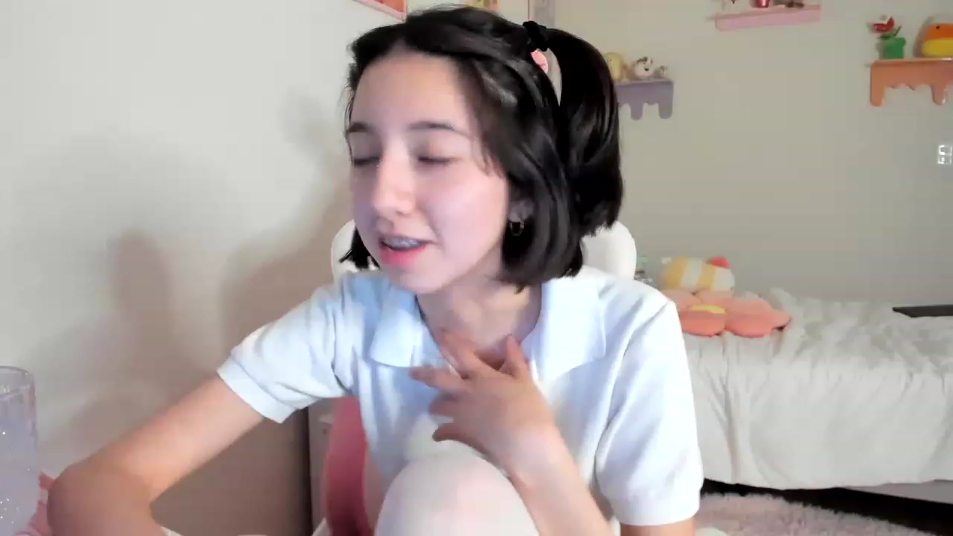 Gallery image thumbnail from Cherrycute666's myfreecams stream on, 05/21/2023, 08:53 image 3 of 20