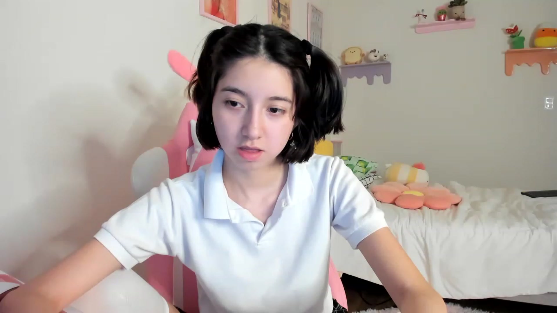 Gallery image thumbnail from Cherrycute666's myfreecams stream on, 05/21/2023, 08:53 image 6 of 20
