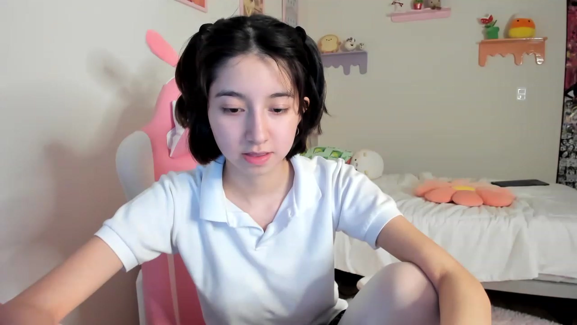 Gallery image thumbnail from Cherrycute666's myfreecams stream on, 05/21/2023, 08:53 image 16 of 20