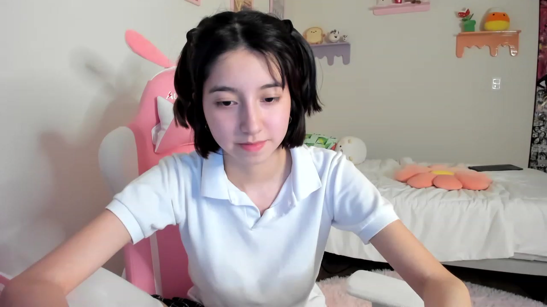 Gallery image thumbnail from Cherrycute666's myfreecams stream on, 05/21/2023, 10:44 image 11 of 20