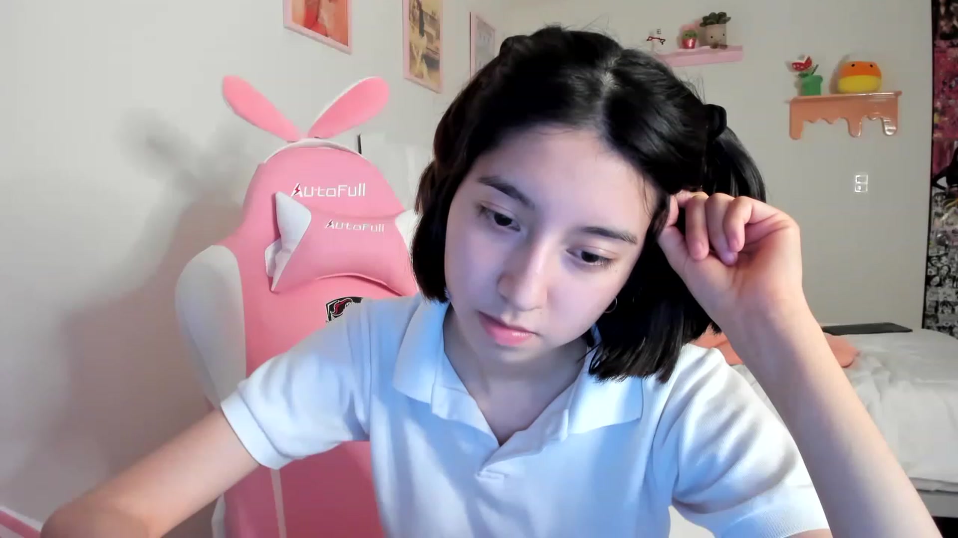 Gallery image thumbnail from Cherrycute666's myfreecams stream on, 05/21/2023, 10:44 image 10 of 20