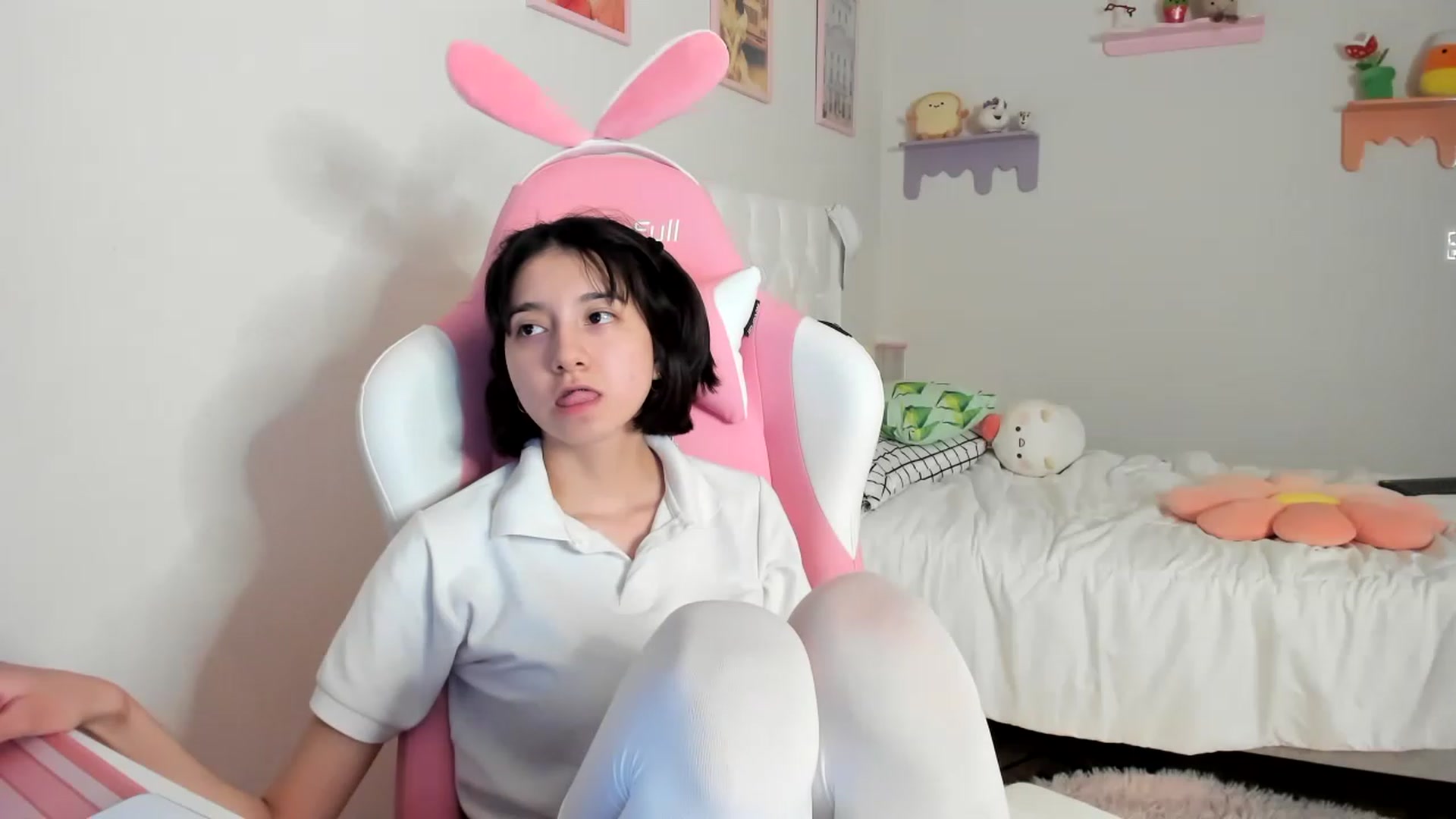 Gallery image thumbnail from Cherrycute666's myfreecams stream on, 05/21/2023, 10:44 image 20 of 20