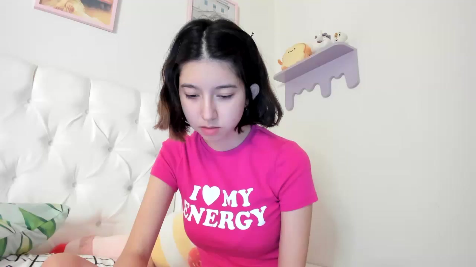 Gallery image thumbnail from Cherrycute666's myfreecams stream on, 05/22/2023, 24:02 image 6 of 20