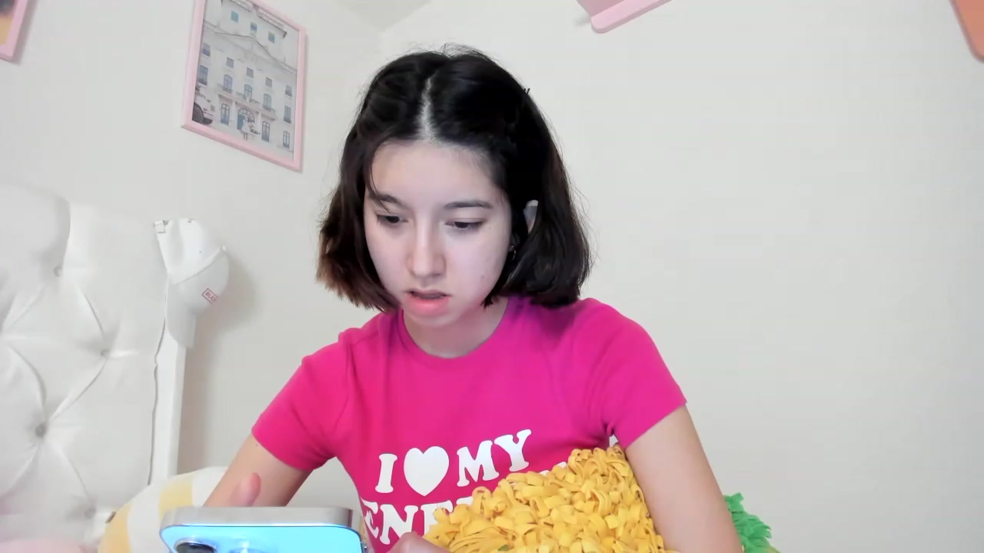 Gallery image thumbnail from Cherrycute666's myfreecams stream on, 05/22/2023, 24:02 image 1 of 20