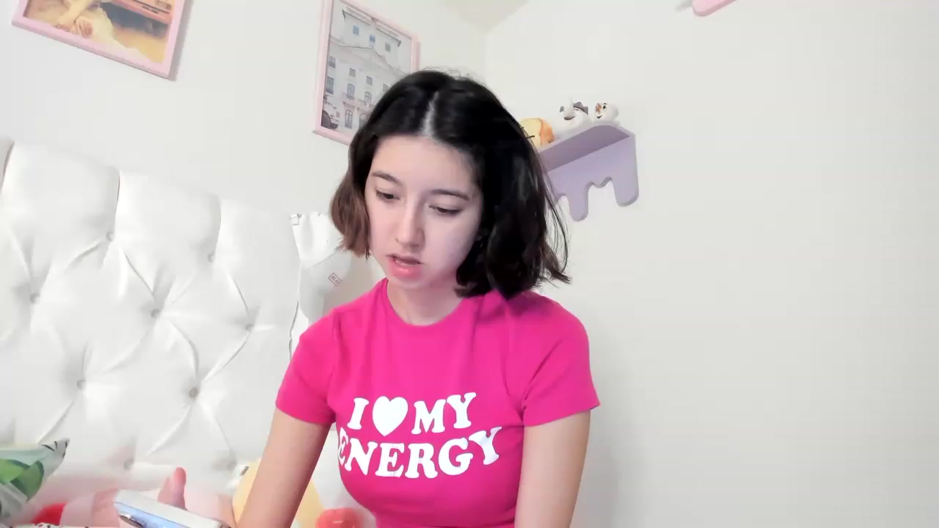 Gallery image thumbnail from Cherrycute666's myfreecams stream on, 05/22/2023, 24:02 image 12 of 20