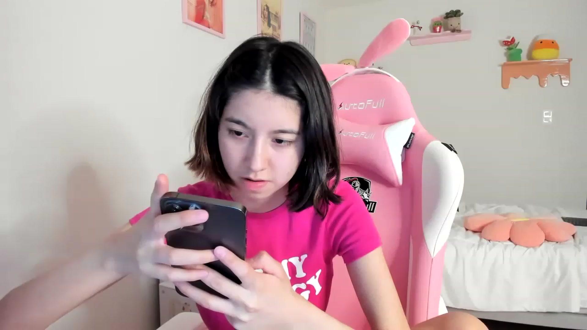 Gallery image thumbnail from Cherrycute666's myfreecams stream on, 05/22/2023, 03:57 image 1 of 20