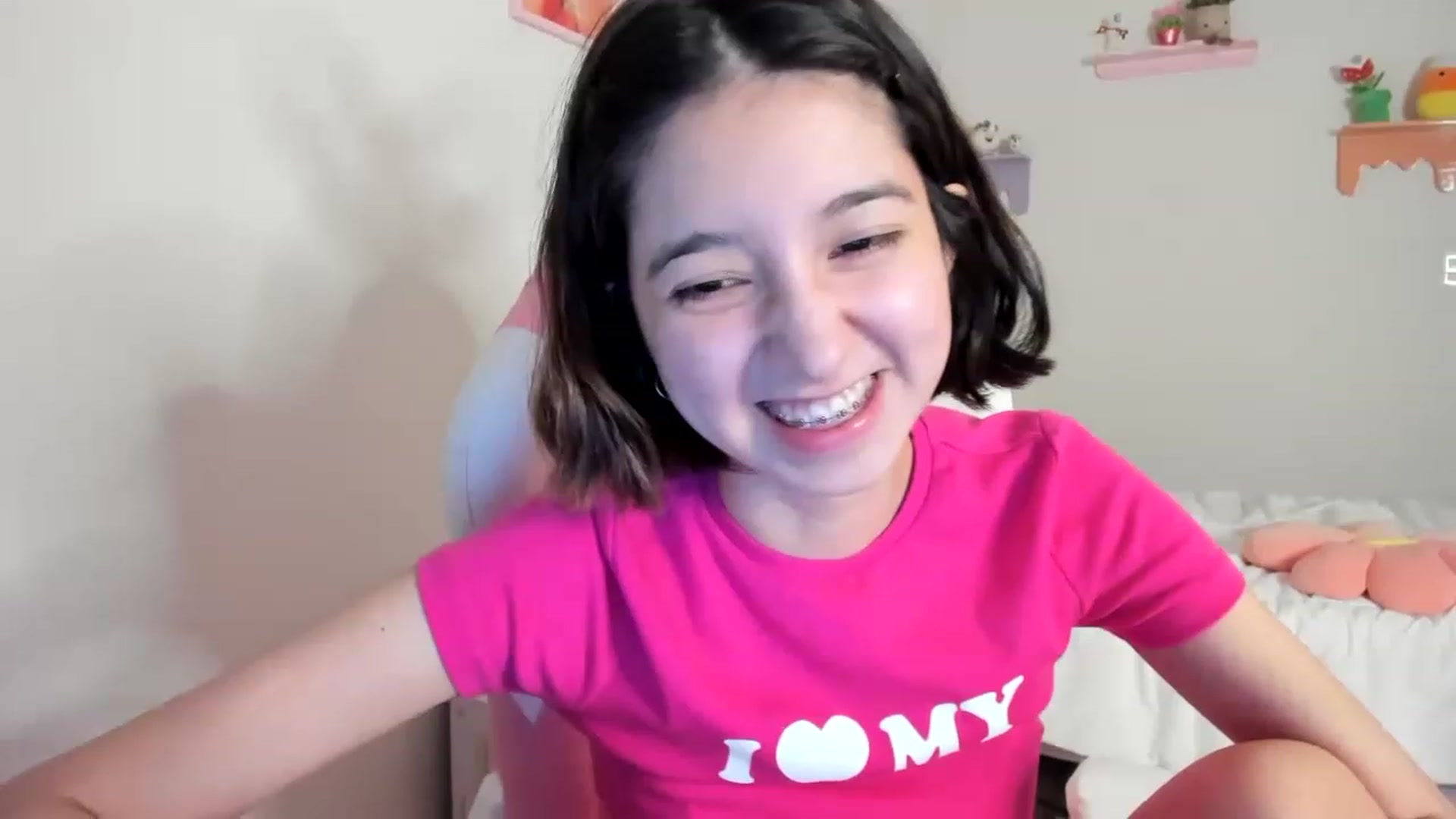 Gallery image thumbnail from Cherrycute666's myfreecams stream on, 05/22/2023, 03:57 image 13 of 20