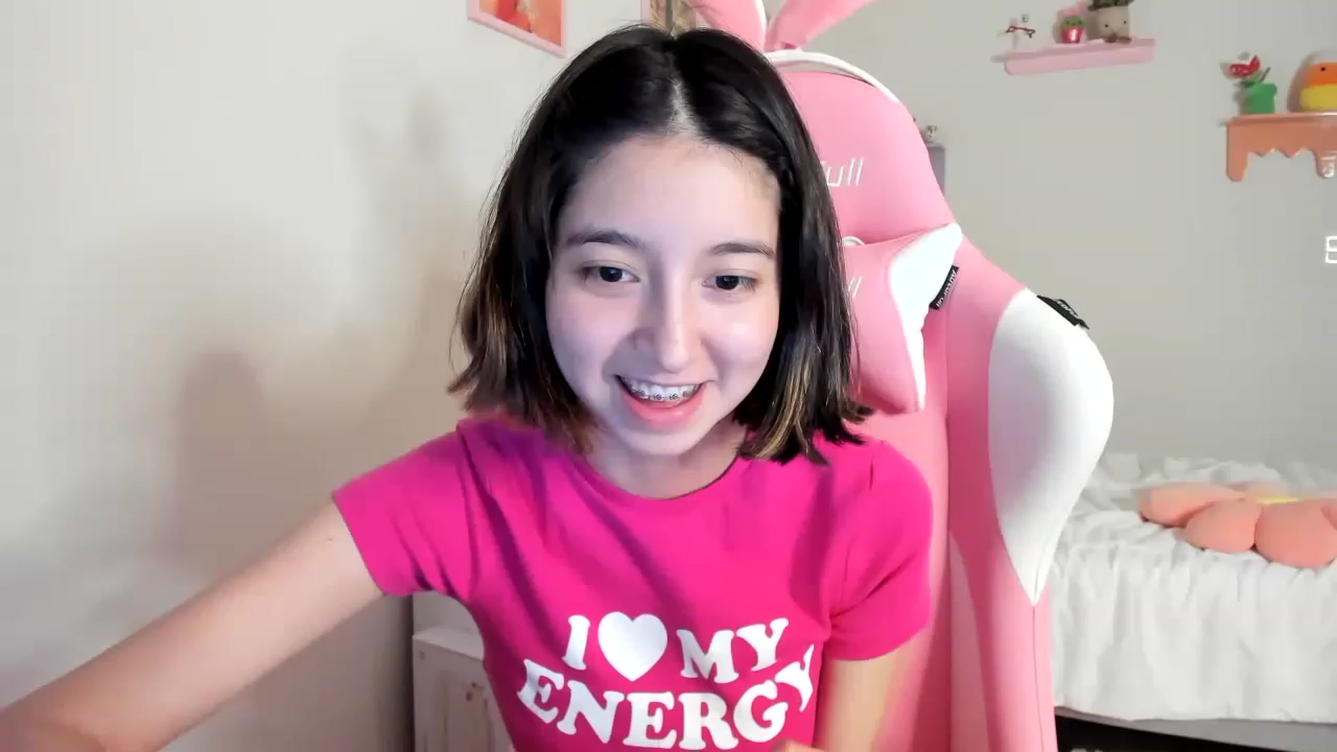 Gallery image thumbnail from Cherrycute666's myfreecams stream on, 05/22/2023, 03:57 image 12 of 20