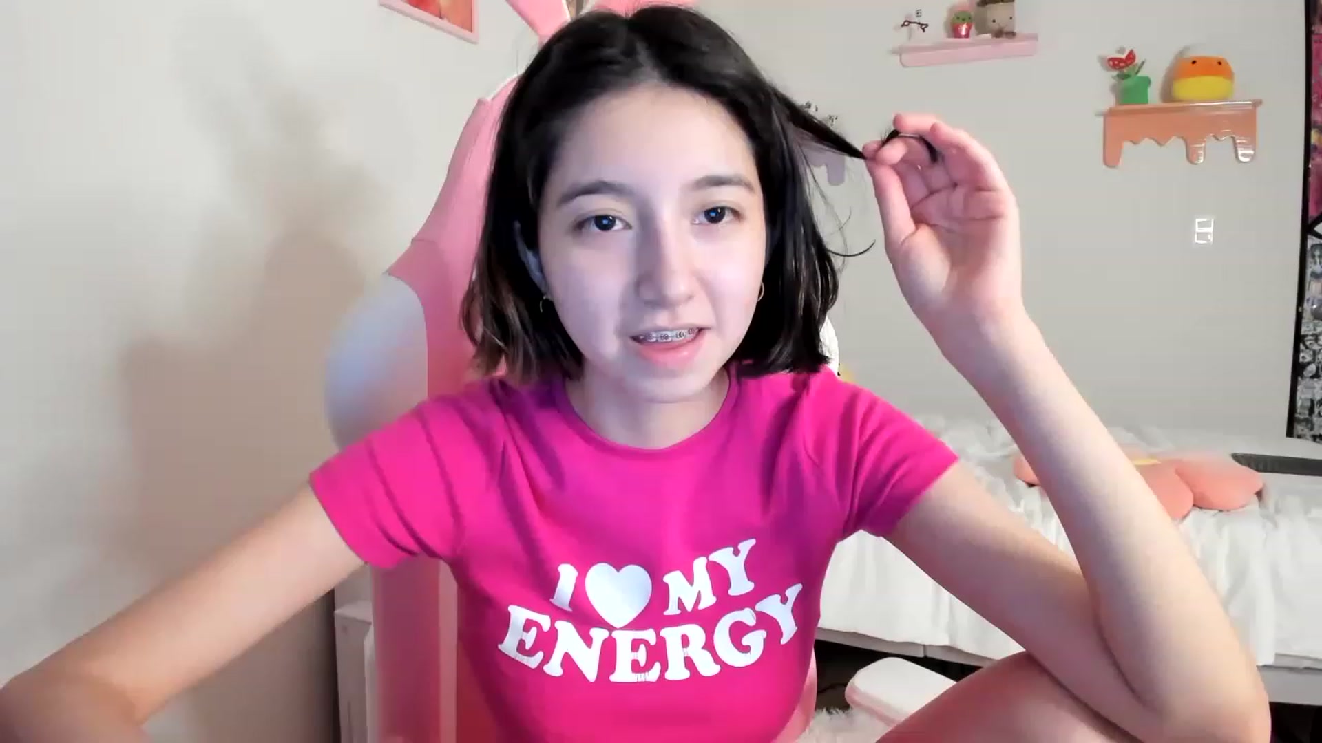 Gallery image thumbnail from Cherrycute666's myfreecams stream on, 05/22/2023, 08:45 image 3 of 20