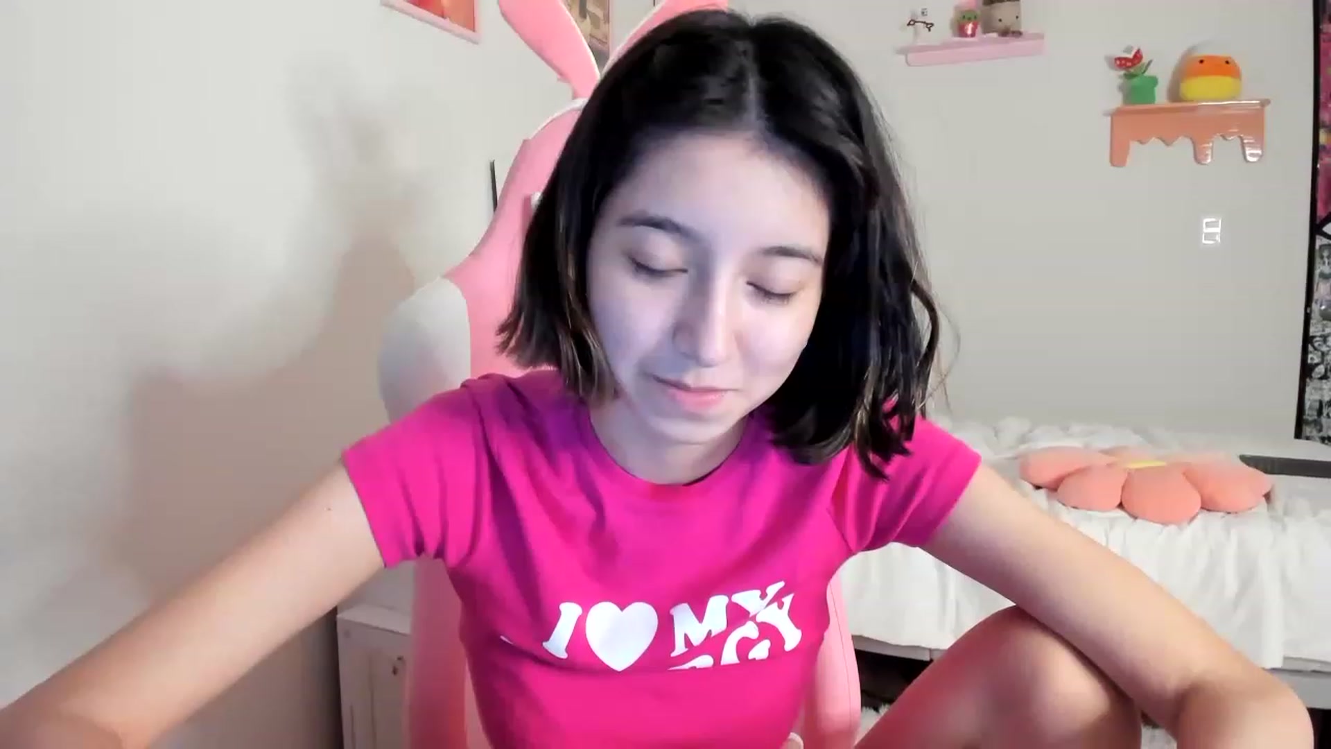 Gallery image thumbnail from Cherrycute666's myfreecams stream on, 05/22/2023, 08:45 image 6 of 20