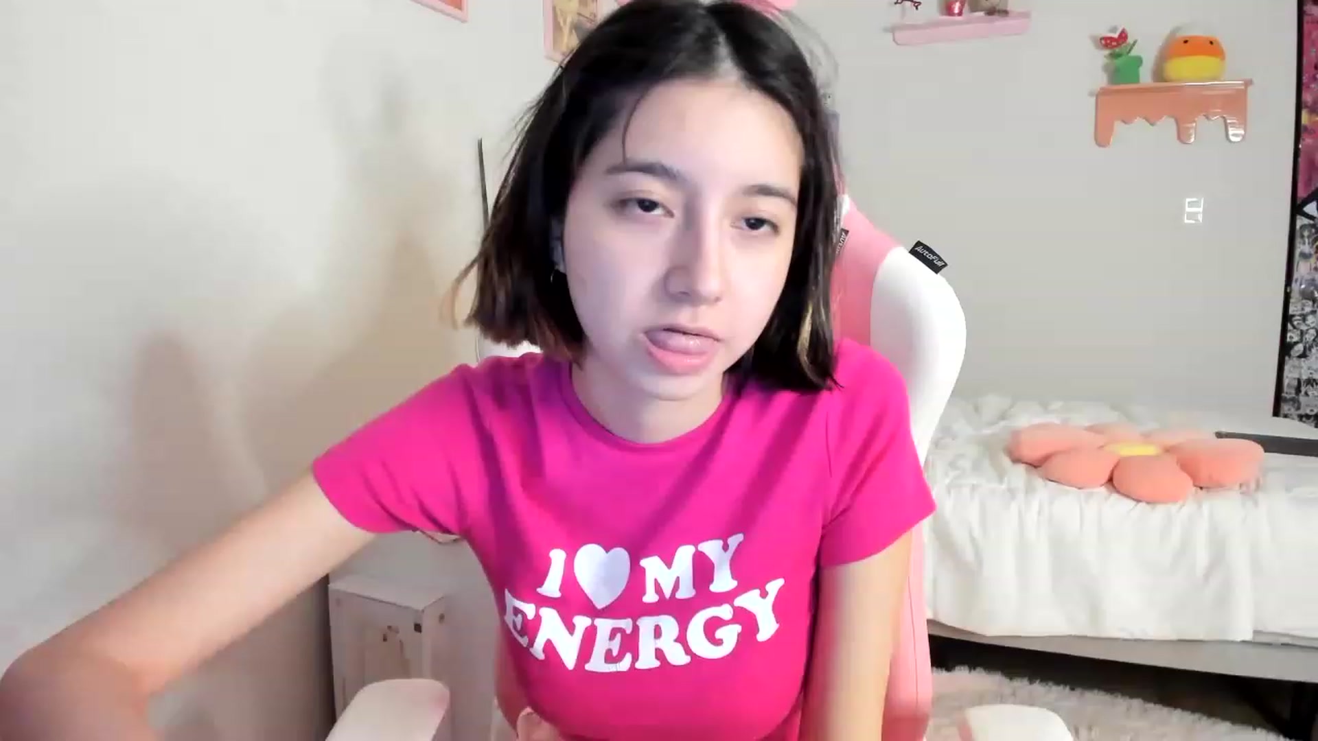 Gallery image thumbnail from Cherrycute666's myfreecams stream on, 05/22/2023, 08:45 image 14 of 20