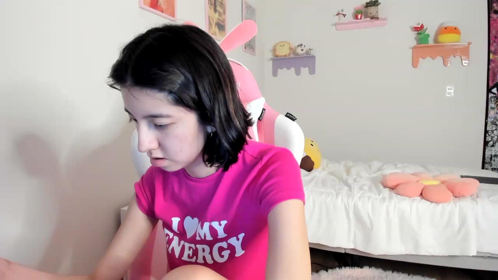 Gallery image thumbnail from Cherrycute666's myfreecams stream on, 05/22/2023, 08:45 image 19 of 20