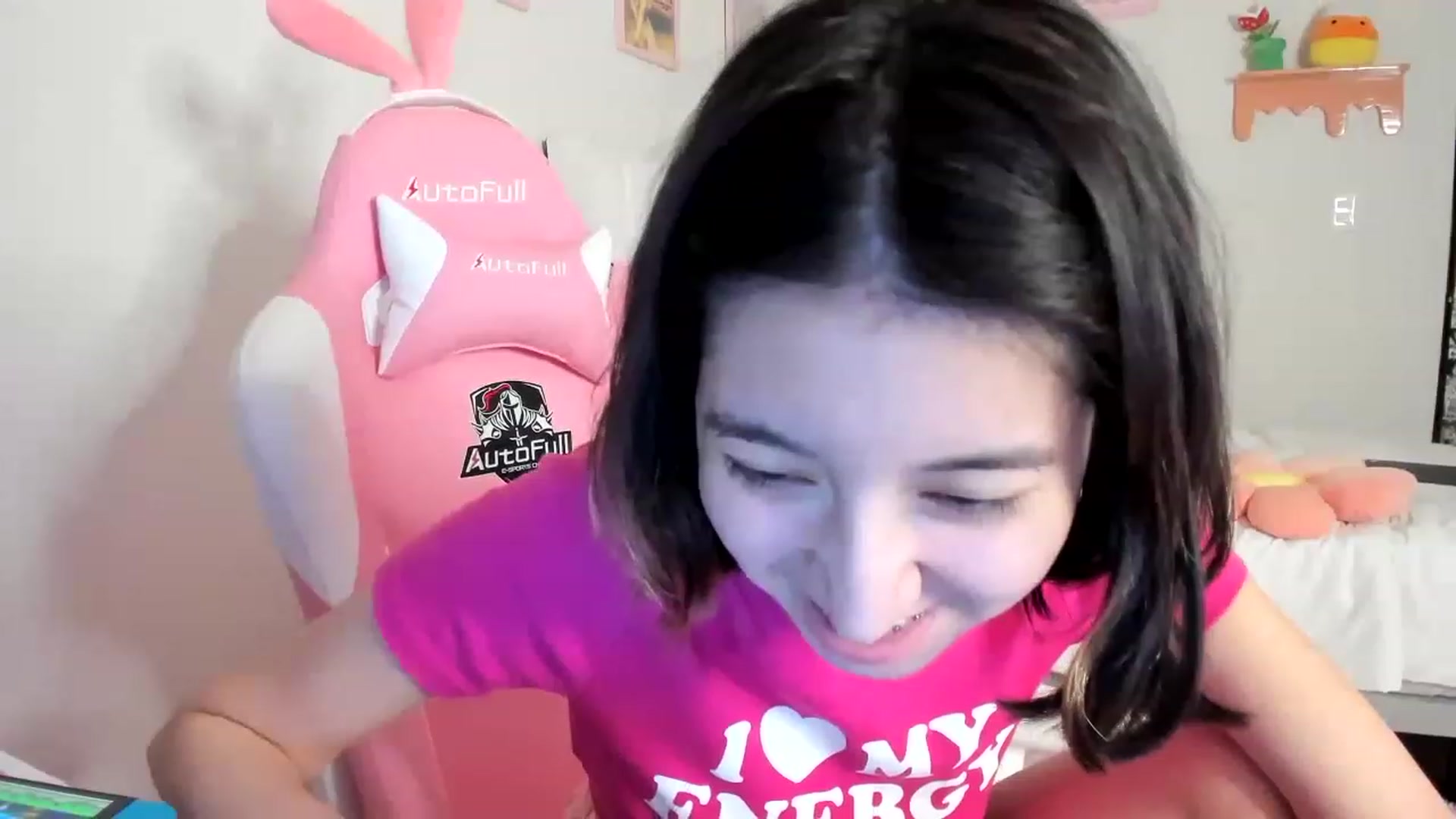 Gallery image thumbnail from Cherrycute666's myfreecams stream on, 05/22/2023, 09:57 image 17 of 20
