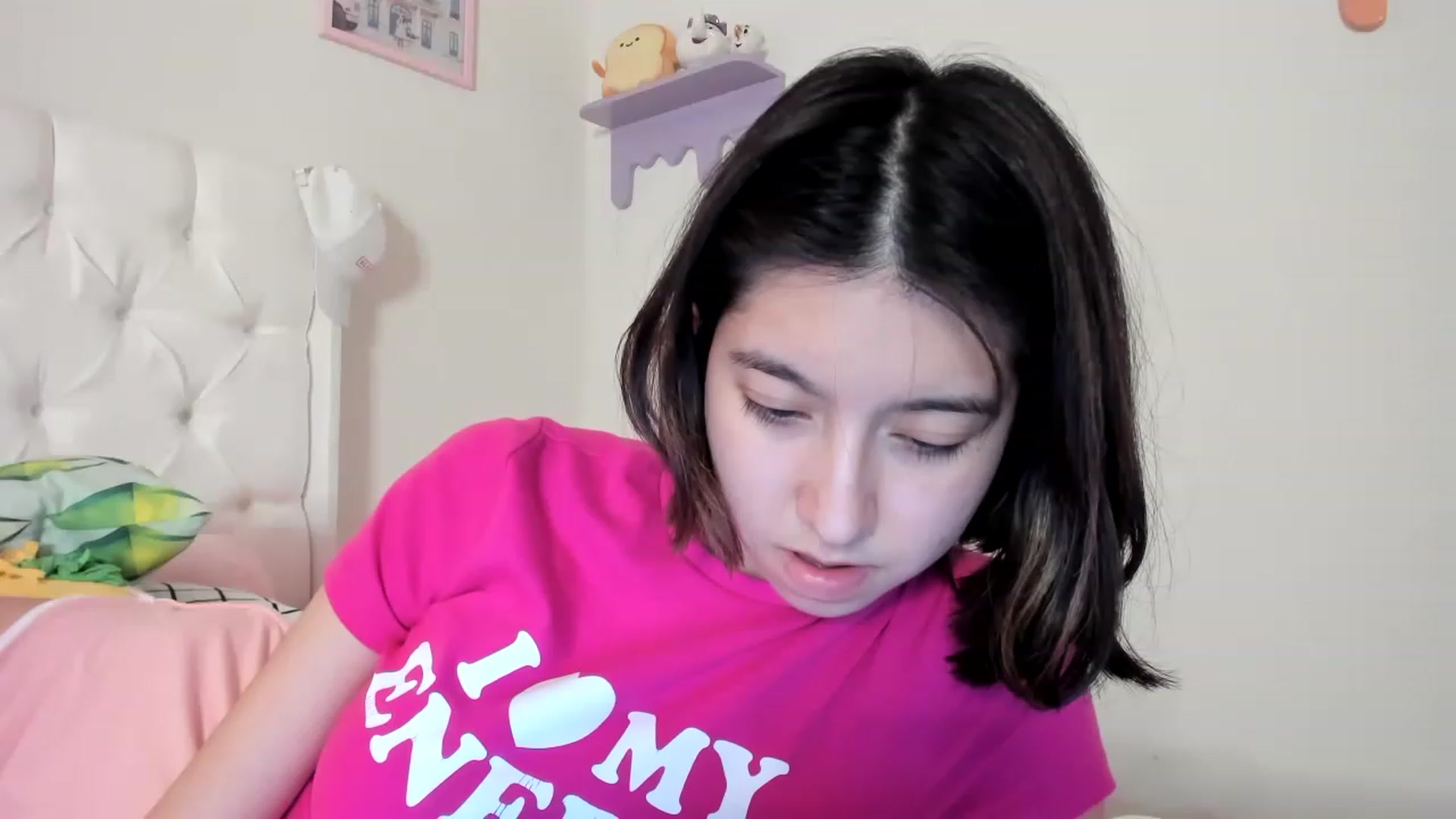 Gallery image thumbnail from Cherrycute666's myfreecams stream on, 05/22/2023, 10:39 image 3 of 20