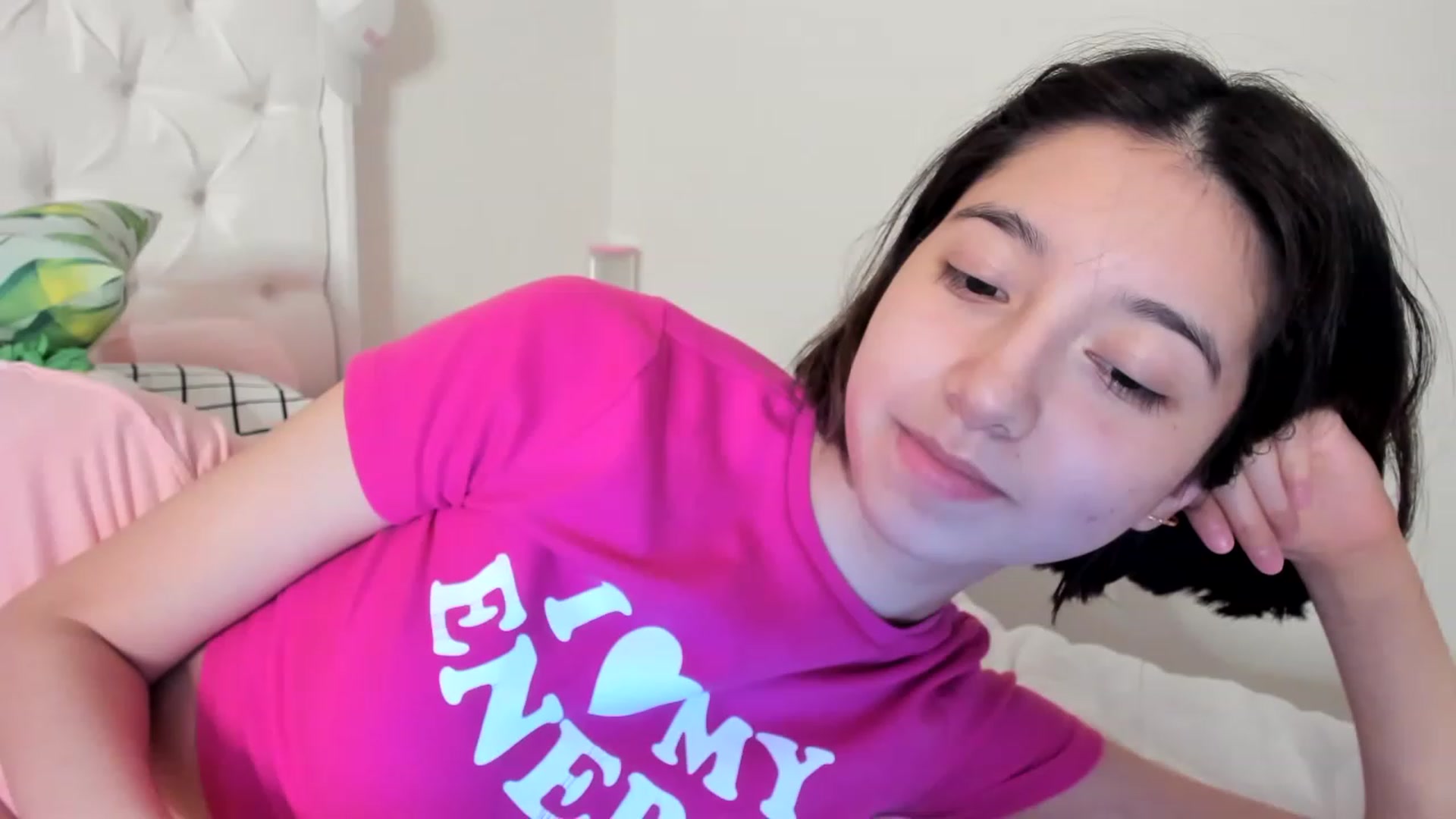 Gallery image thumbnail from Cherrycute666's myfreecams stream on, 05/22/2023, 10:39 image 8 of 20