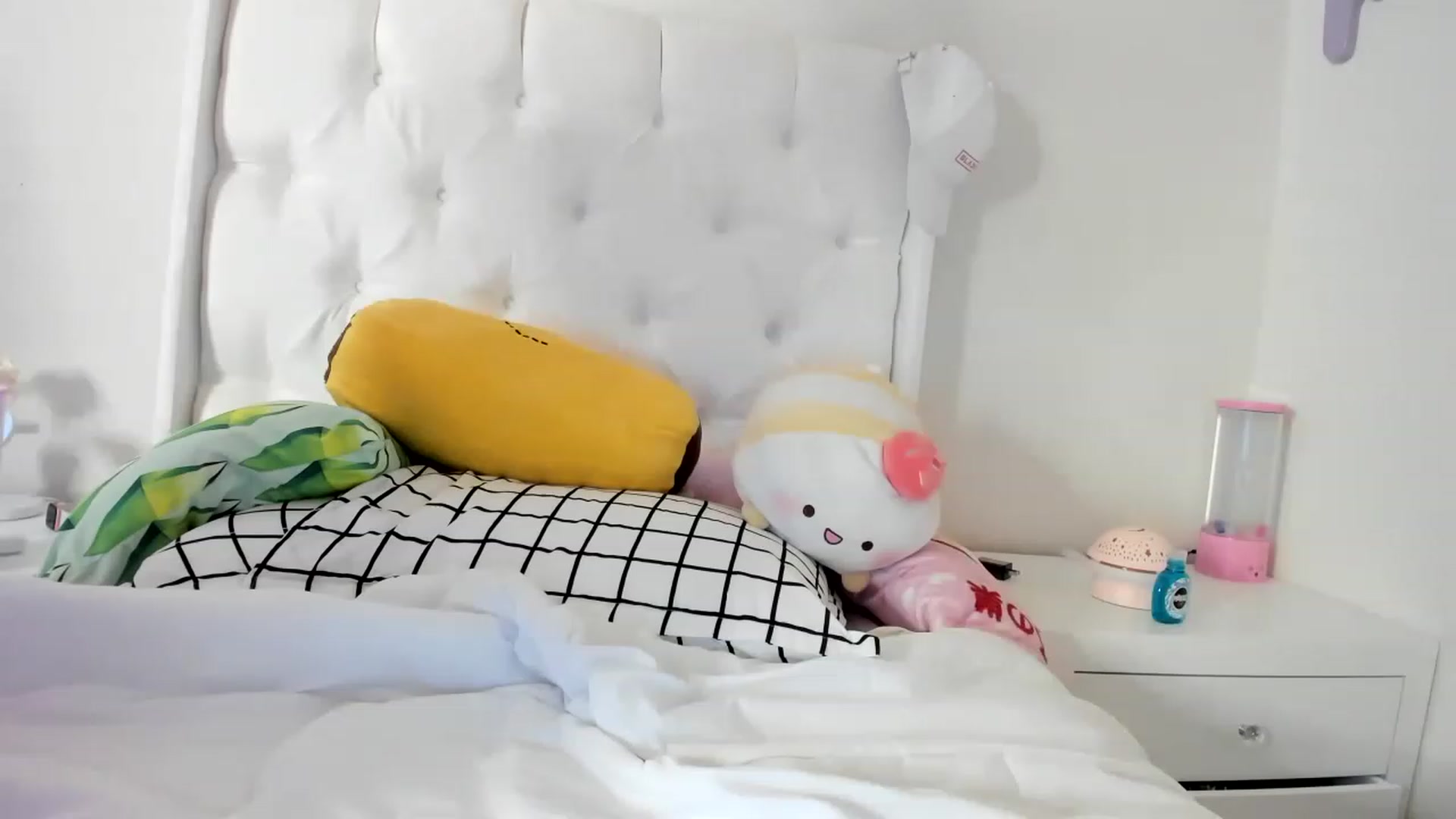 Gallery image thumbnail from Cherrycute666's myfreecams stream on, 05/22/2023, 13:08 image 4 of 20