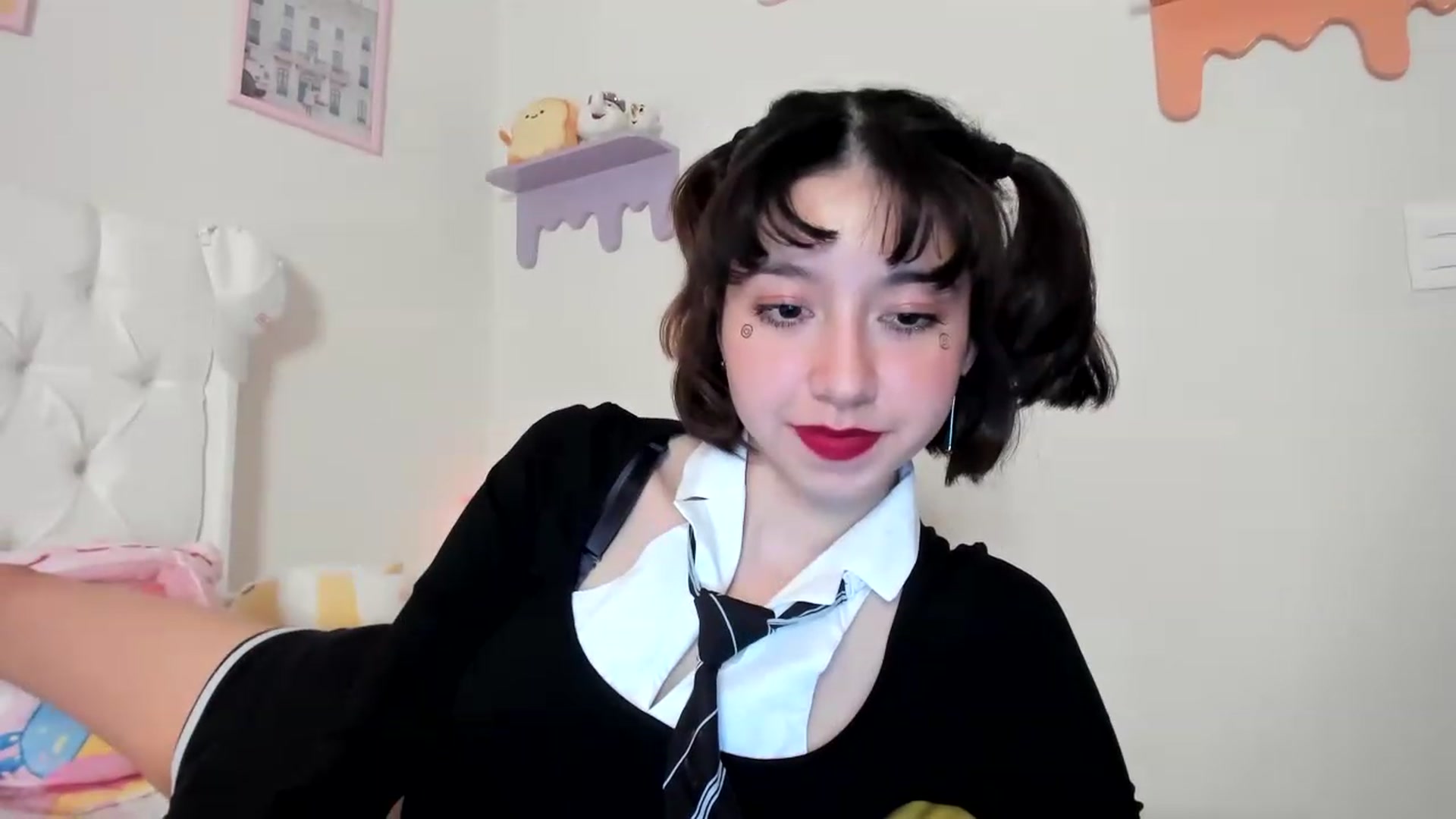 Gallery image thumbnail from Cherrycute666's myfreecams stream on, 05/24/2023, 06:12 image 16 of 20