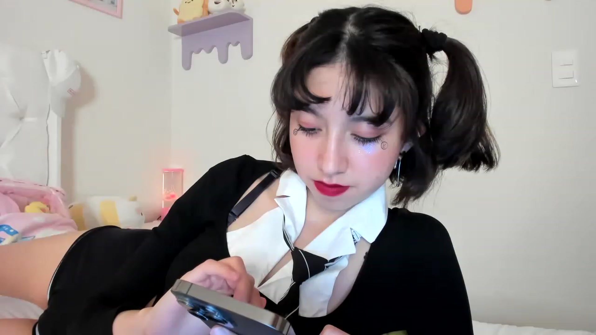 Gallery image thumbnail from Cherrycute666's myfreecams stream on, 05/24/2023, 06:12 image 18 of 20