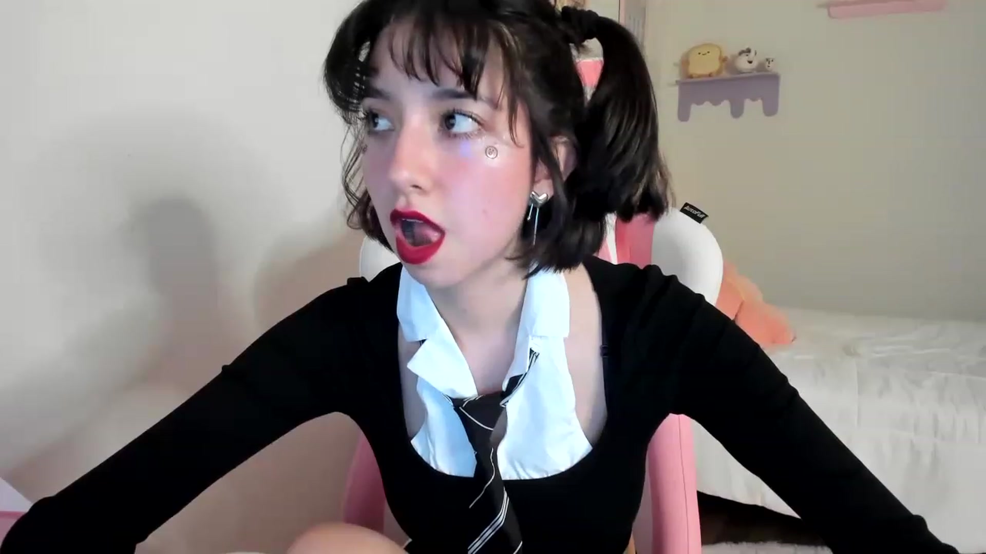 Gallery image thumbnail from Cherrycute666's myfreecams stream on, 05/24/2023, 06:12 image 10 of 20