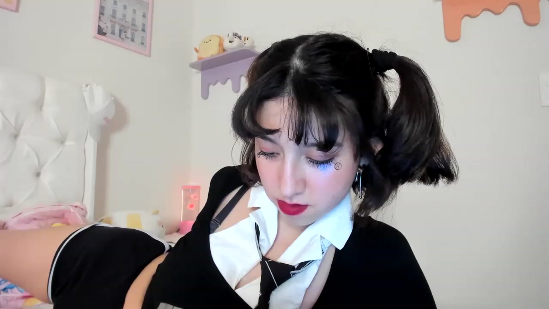 Gallery image thumbnail from Cherrycute666's myfreecams stream on, 05/24/2023, 06:12 image 17 of 20