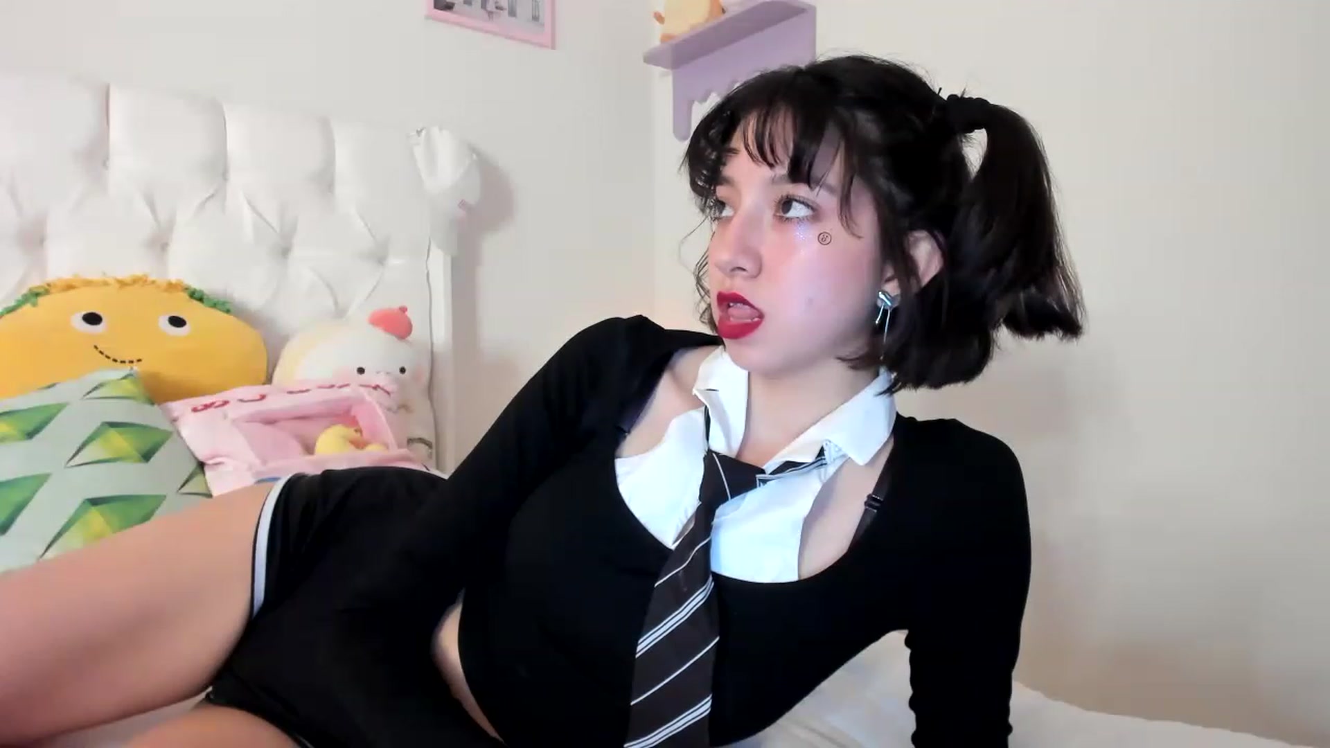 Gallery image thumbnail from Cherrycute666's myfreecams stream on, 05/24/2023, 06:12 image 15 of 20