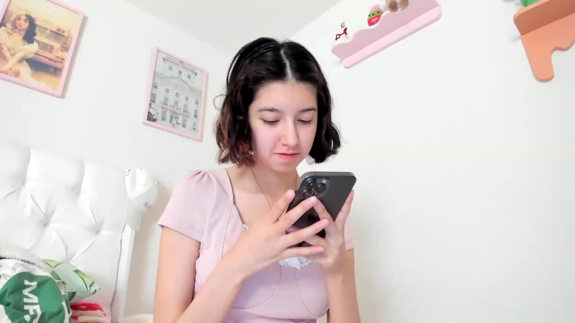 Gallery image thumbnail from Cherrycute666's myfreecams stream on, 05/24/2023, 16:45 image 10 of 20