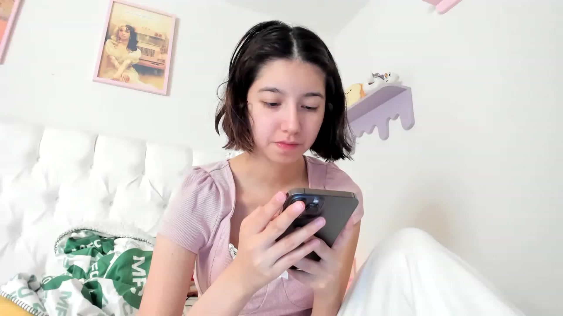 Gallery image thumbnail from Cherrycute666's myfreecams stream on, 05/24/2023, 16:45 image 6 of 20