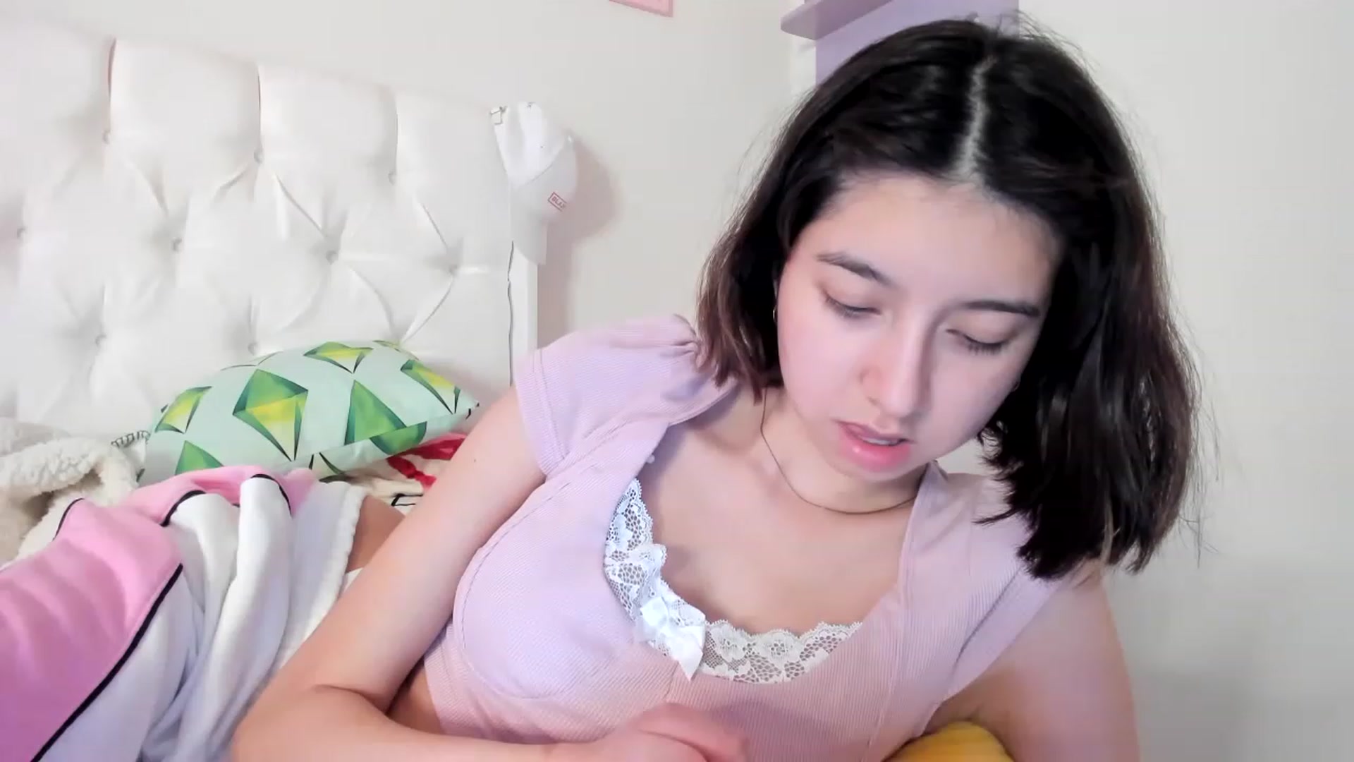 Gallery image thumbnail from Cherrycute666's myfreecams stream on, 05/24/2023, 21:23 image 7 of 20