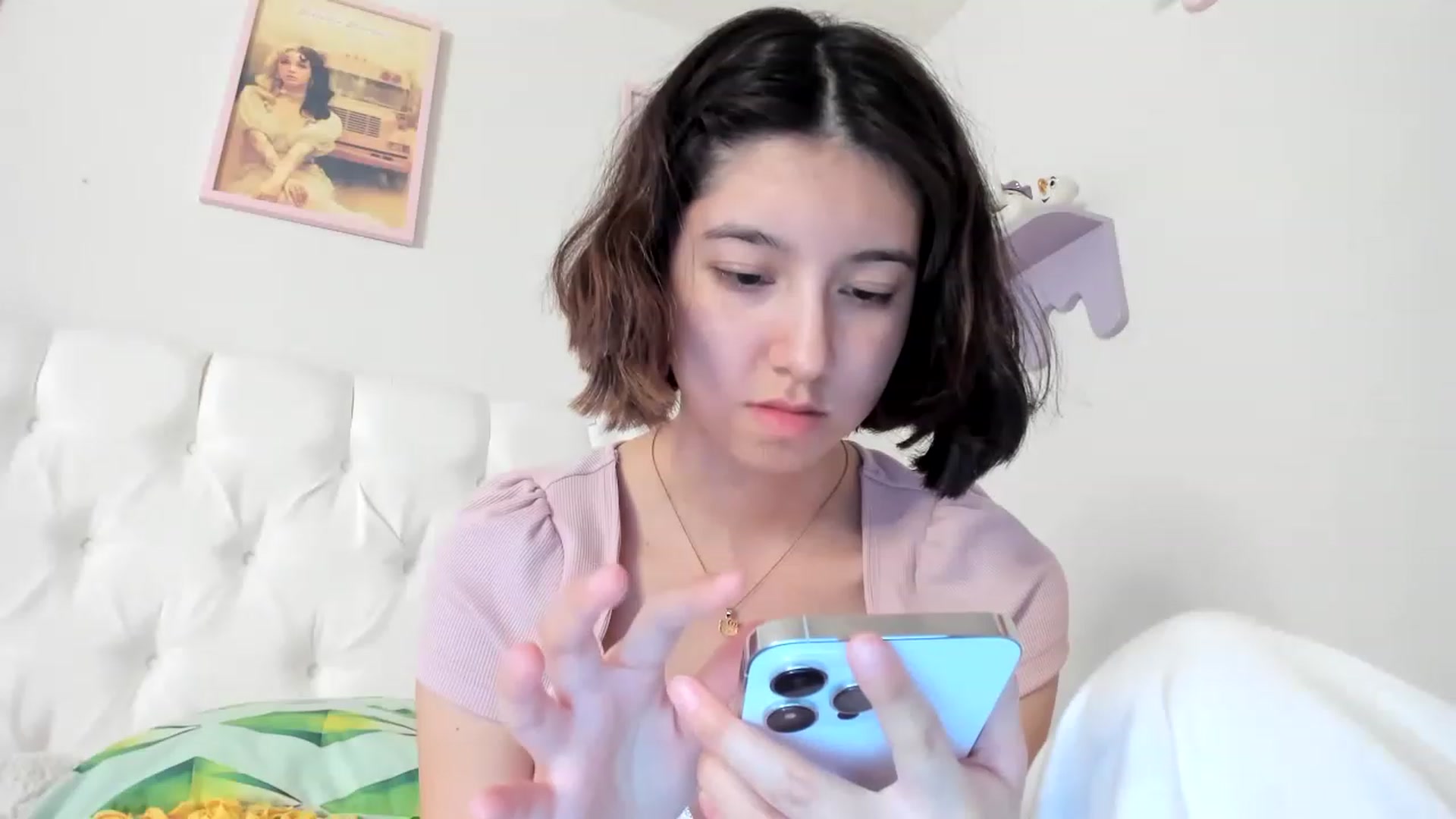 Gallery image thumbnail from Cherrycute666's myfreecams stream on, 05/25/2023, 24:34 image 6 of 20