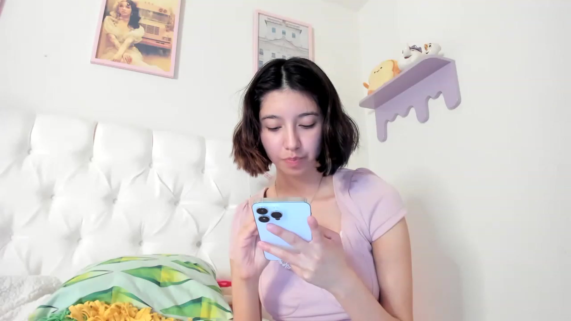 Gallery image thumbnail from Cherrycute666's myfreecams stream on, 05/25/2023, 24:34 image 9 of 20