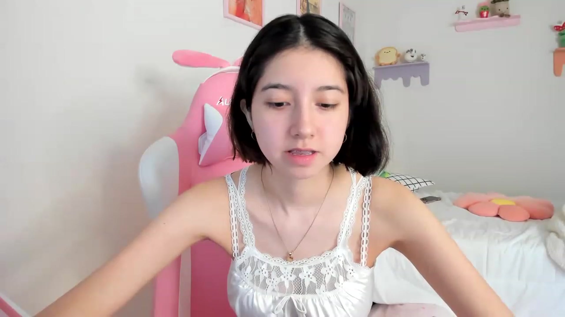 Gallery image thumbnail from Cherrycute666's myfreecams stream on, 05/25/2023, 17:49 image 14 of 20
