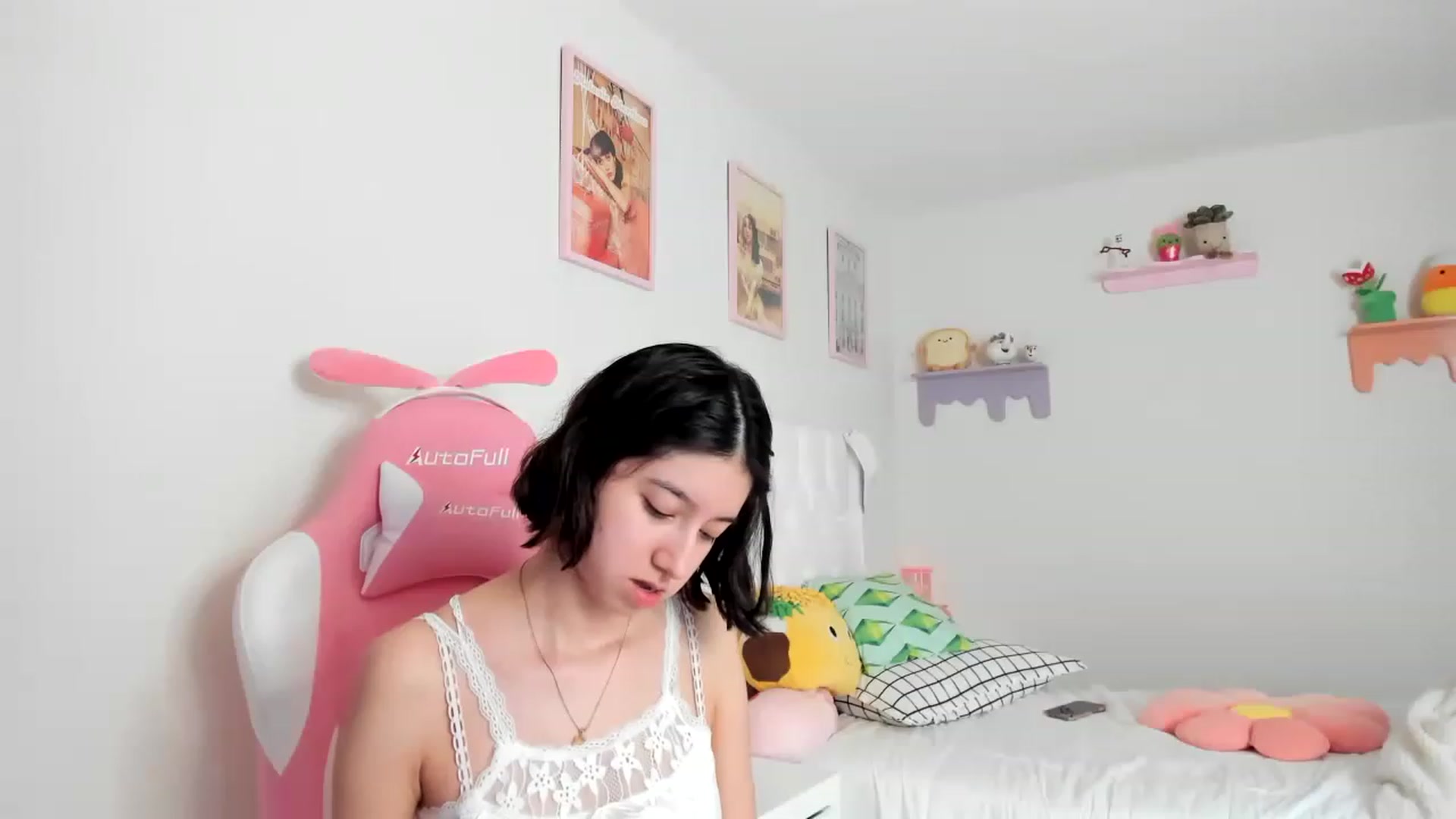 Gallery image thumbnail from Cherrycute666's myfreecams stream on, 05/25/2023, 17:49 image 1 of 20