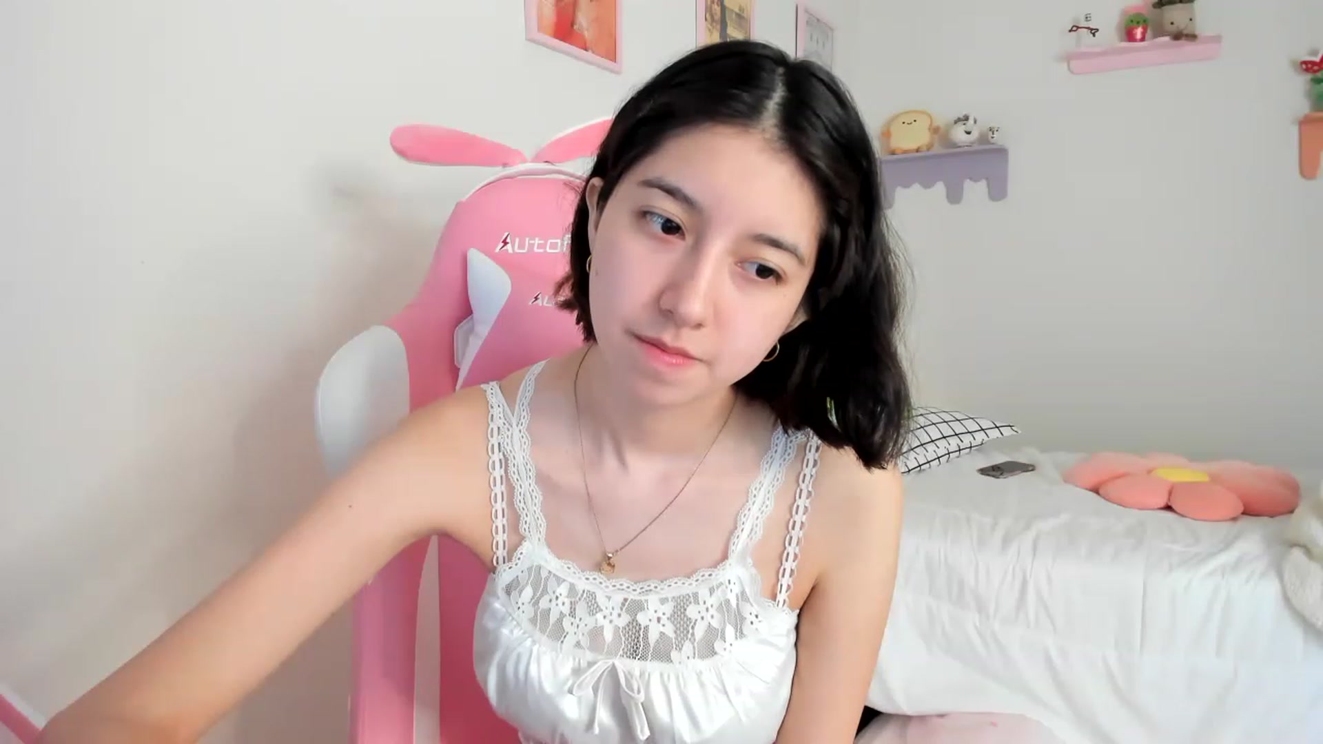 Gallery image thumbnail from Cherrycute666's myfreecams stream on, 05/25/2023, 17:49 image 13 of 20