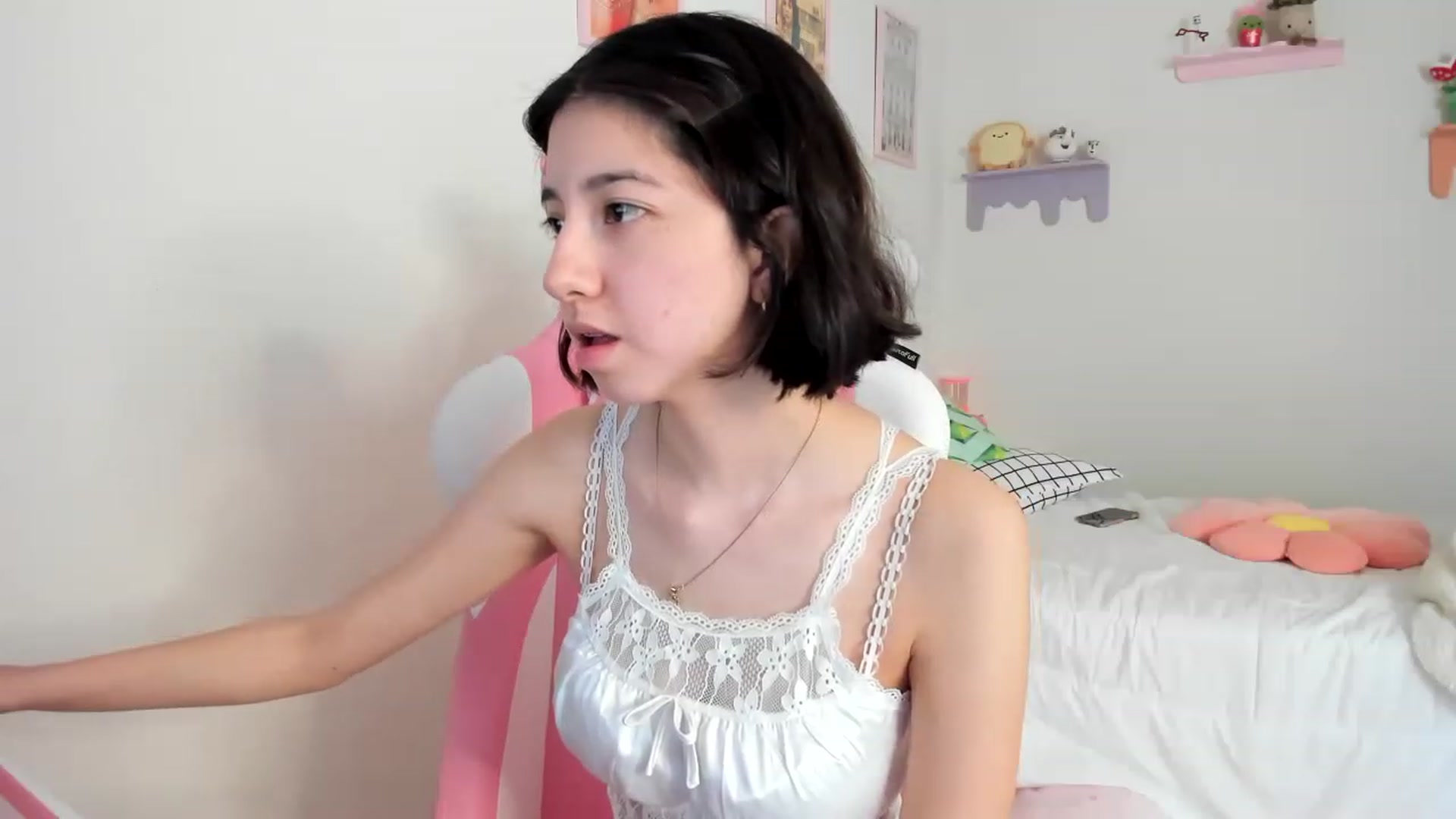 Gallery image thumbnail from Cherrycute666's myfreecams stream on, 05/25/2023, 17:49 image 12 of 20