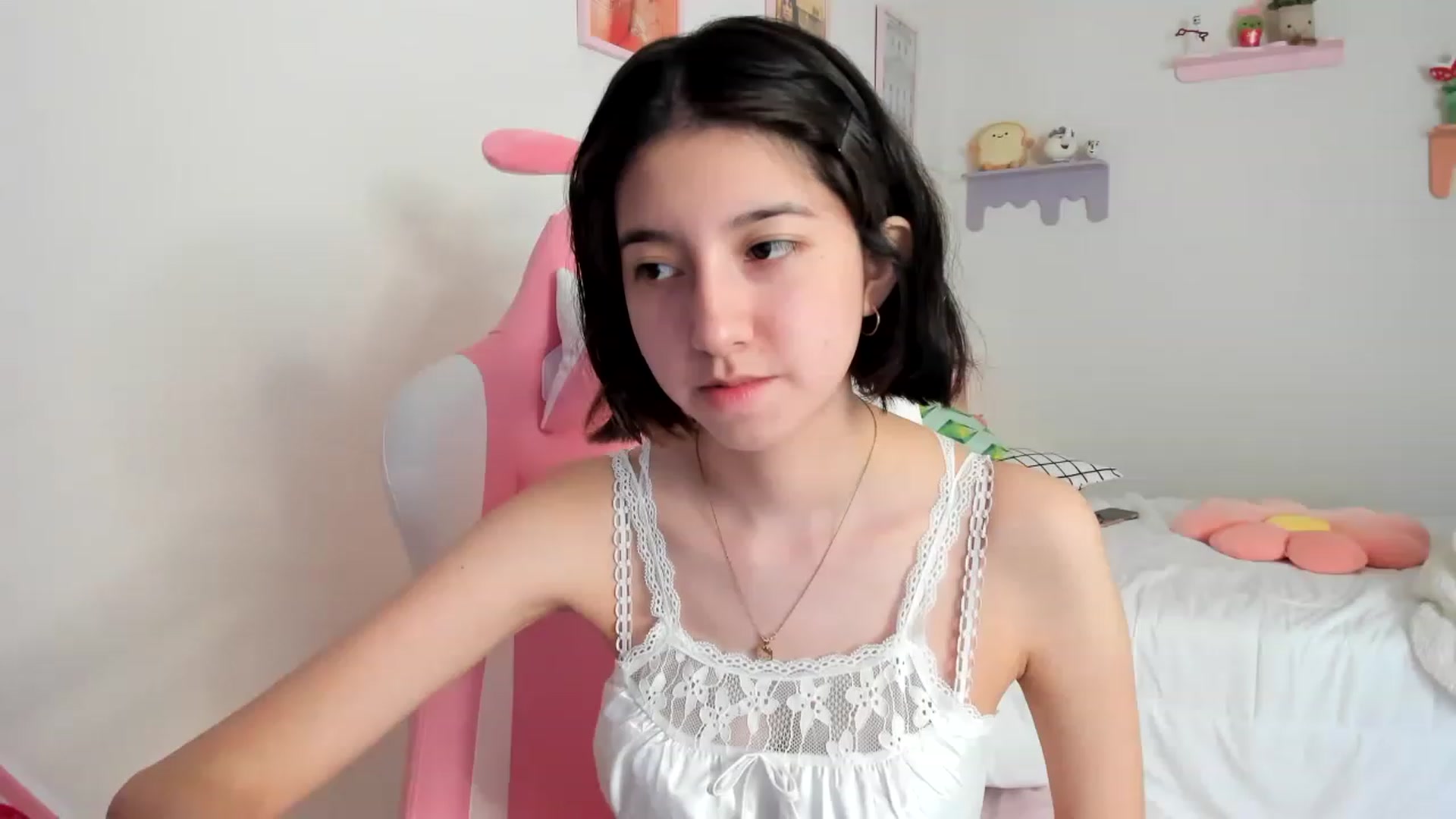 Gallery image thumbnail from Cherrycute666's myfreecams stream on, 05/25/2023, 17:49 image 8 of 20