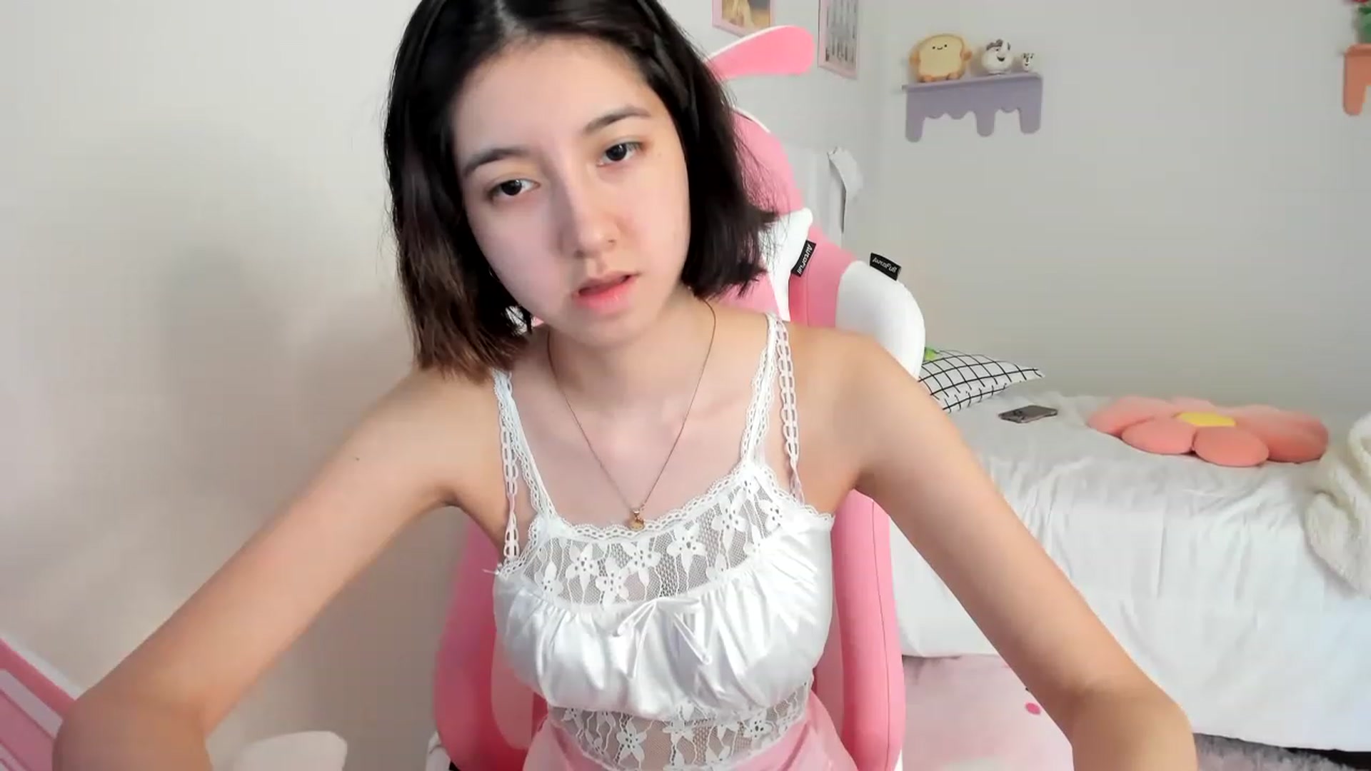 Gallery image thumbnail from Cherrycute666's myfreecams stream on, 05/25/2023, 17:49 image 18 of 20