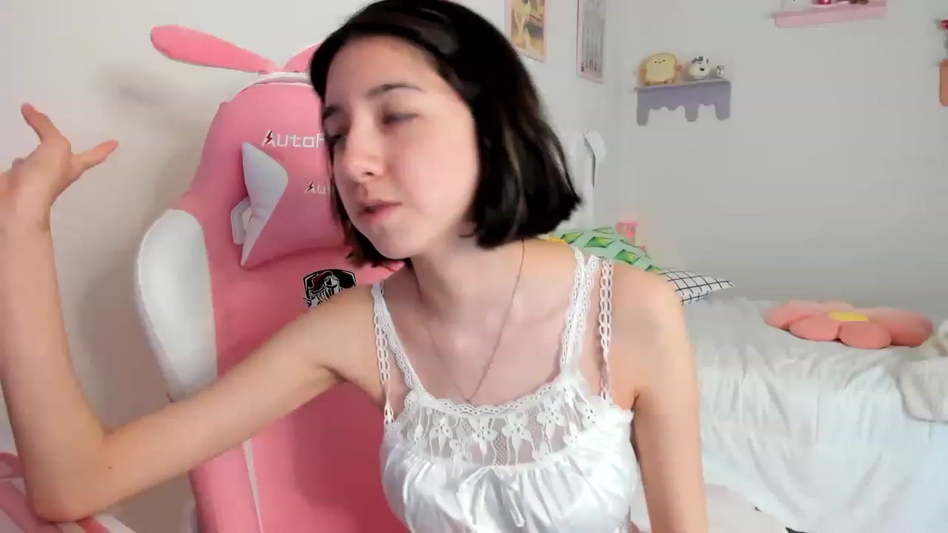 Gallery image thumbnail from Cherrycute666's myfreecams stream on, 05/25/2023, 19:27 image 3 of 20