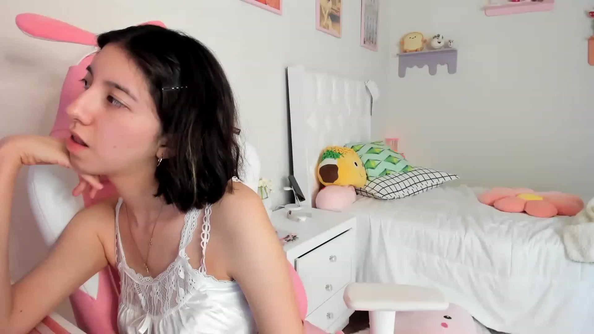Gallery image thumbnail from Cherrycute666's myfreecams stream on, 05/25/2023, 19:27 image 2 of 20
