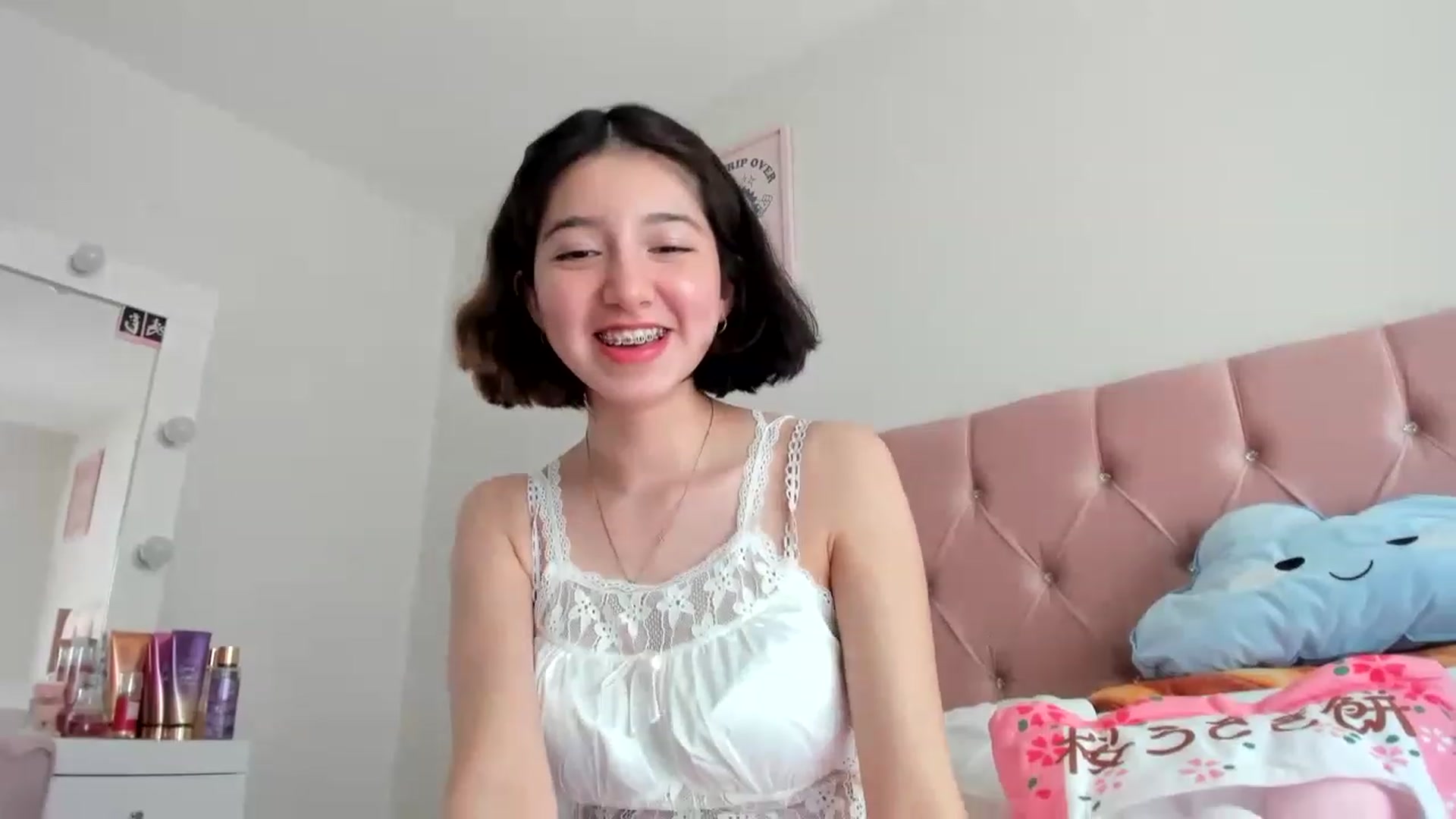 Gallery image thumbnail from Cherrycute666's myfreecams stream on, 05/25/2023, 22:21 image 9 of 20