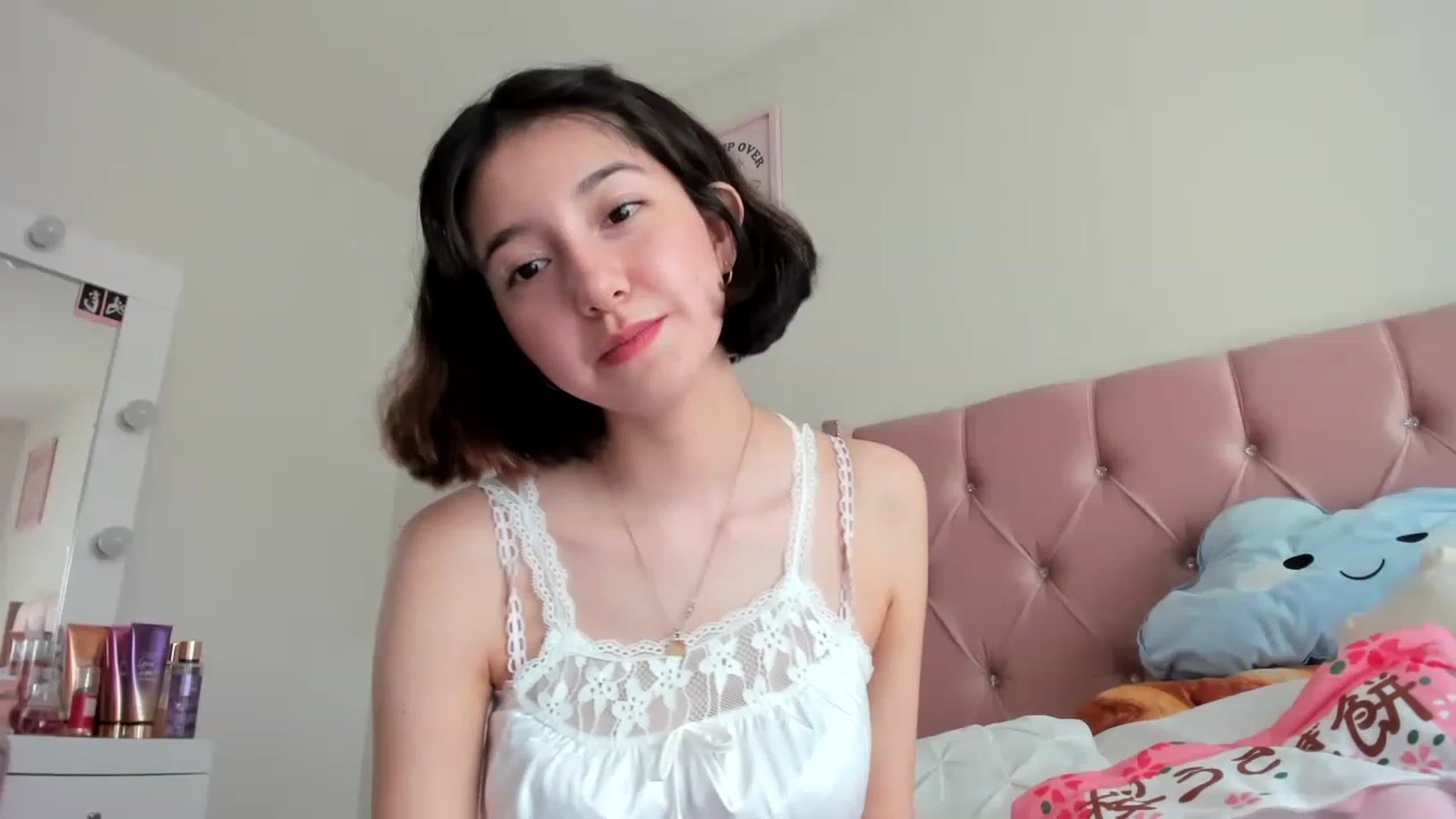 Gallery image thumbnail from Cherrycute666's myfreecams stream on, 05/25/2023, 22:21 image 16 of 20