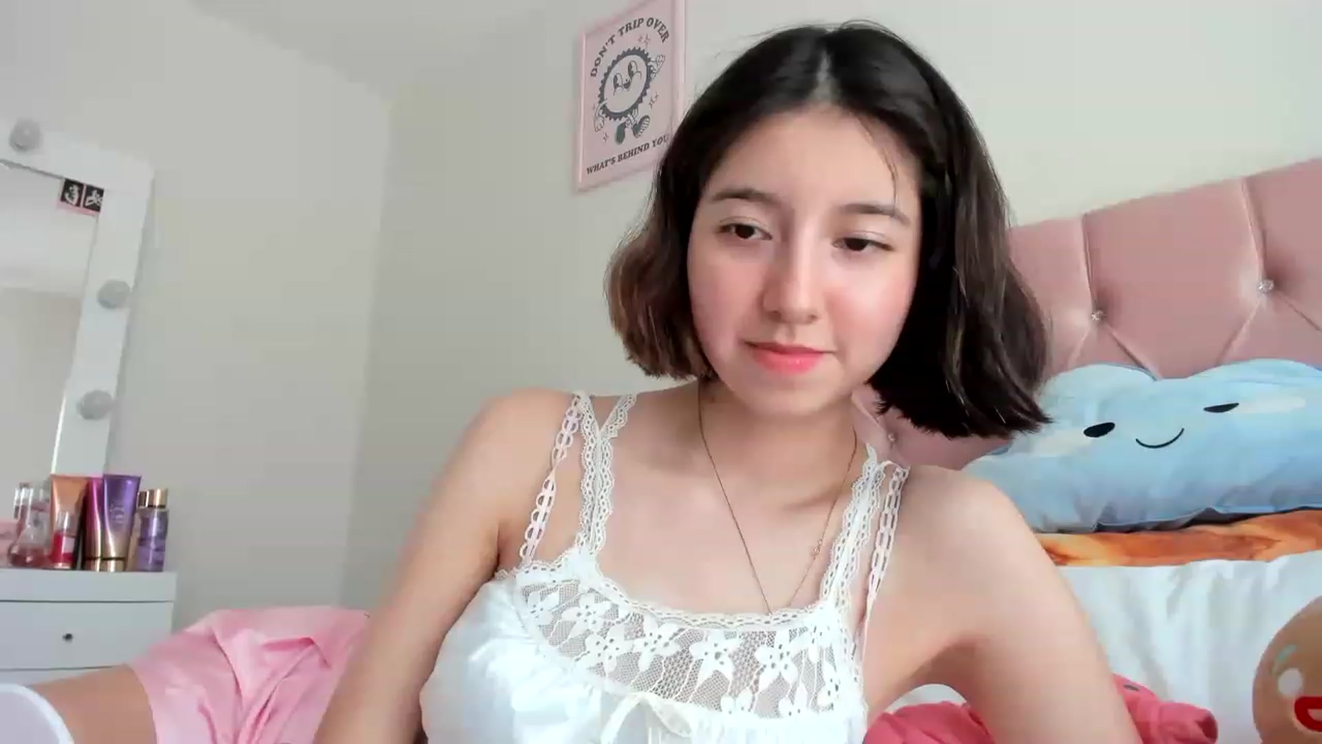Gallery image thumbnail from Cherrycute666's myfreecams stream on, 05/25/2023, 22:21 image 4 of 20