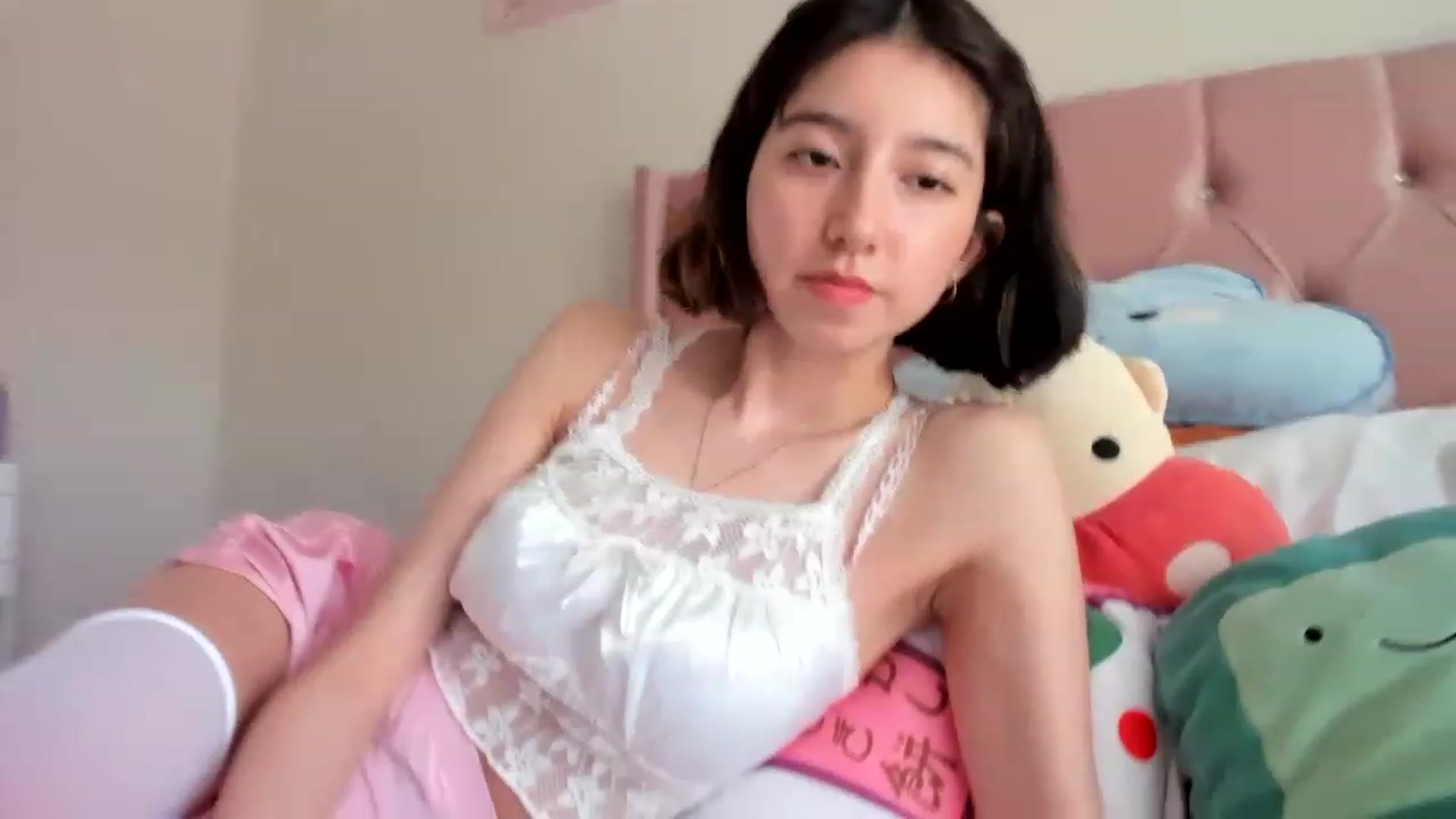 Gallery image thumbnail from Cherrycute666's myfreecams stream on, 05/25/2023, 22:21 image 17 of 20
